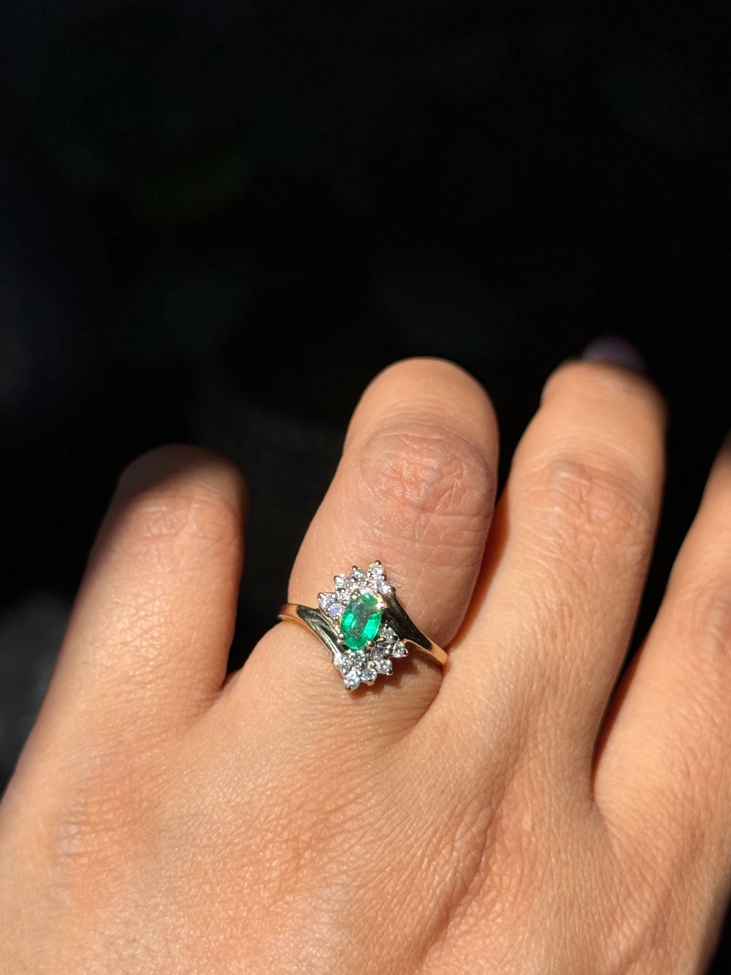 14k emerald and diamonds ring