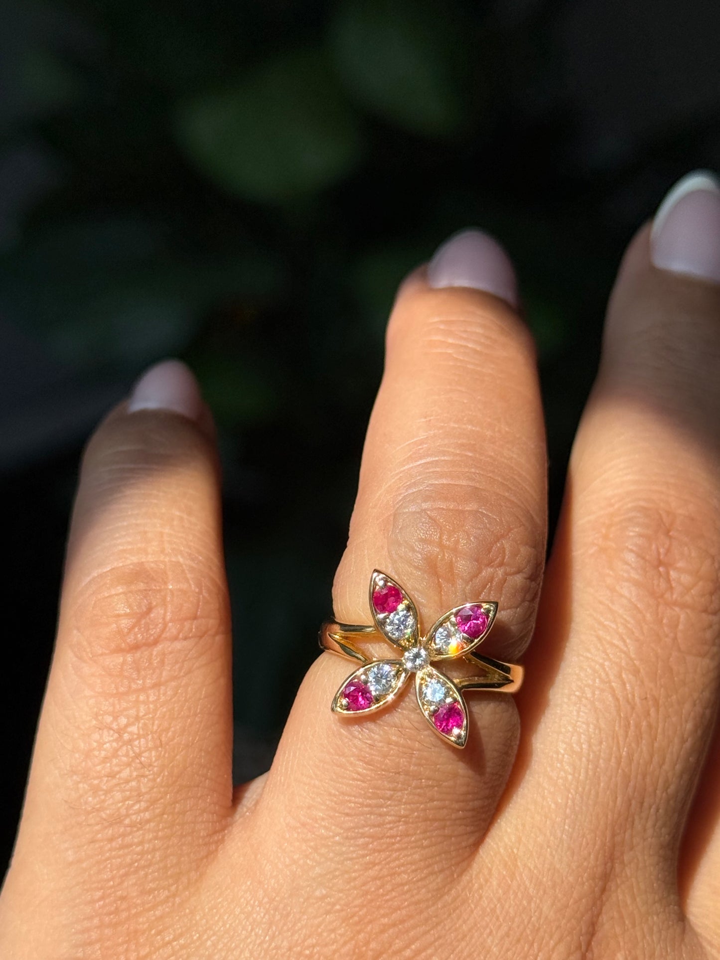 Vintage 18k Rubies and diamonds flower ring