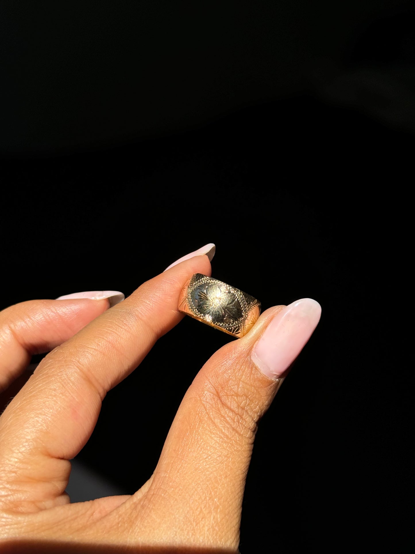 14k Vintage Floral eternity band