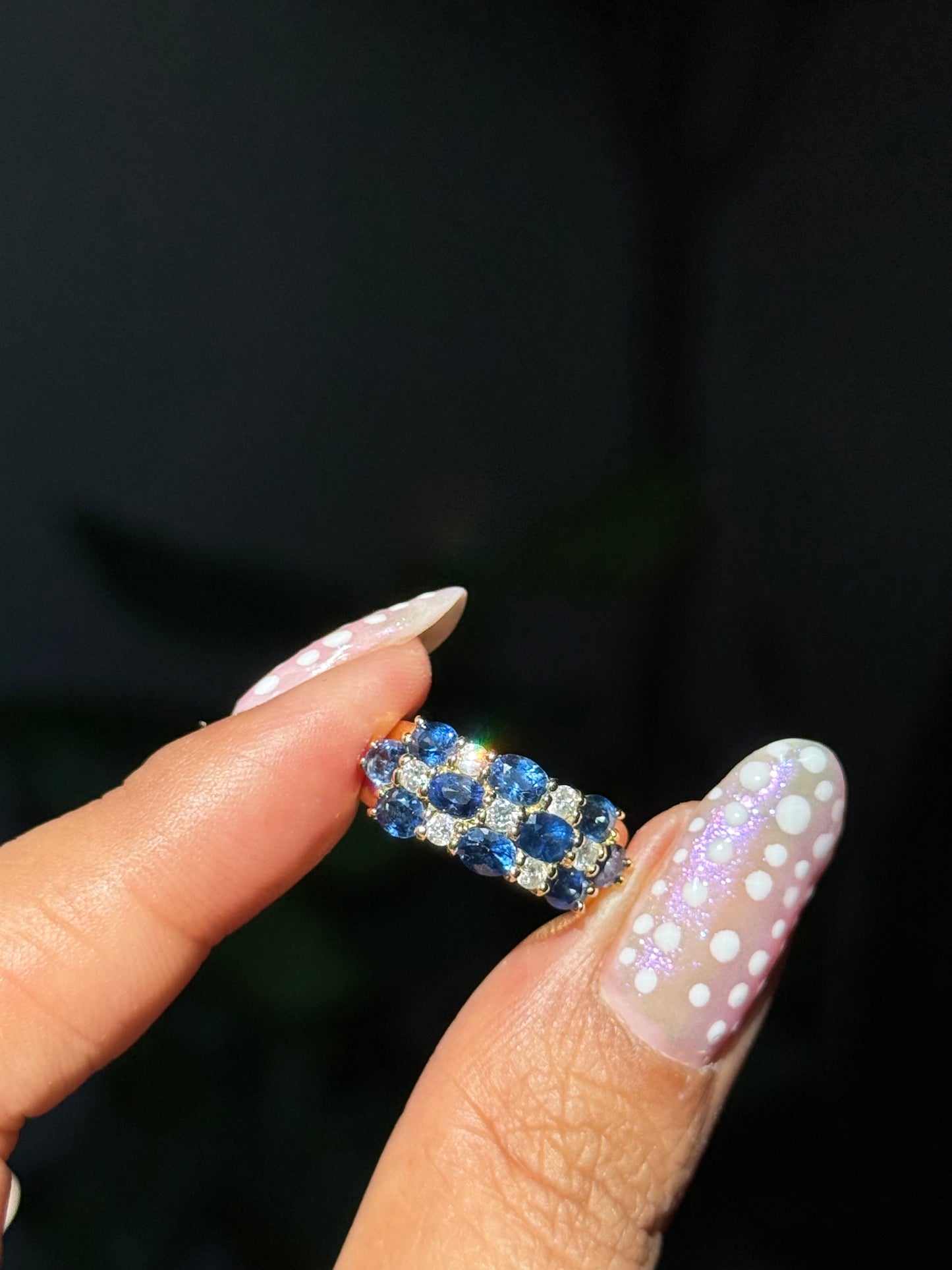 18k yellow gold sapphires and diamonds ring,