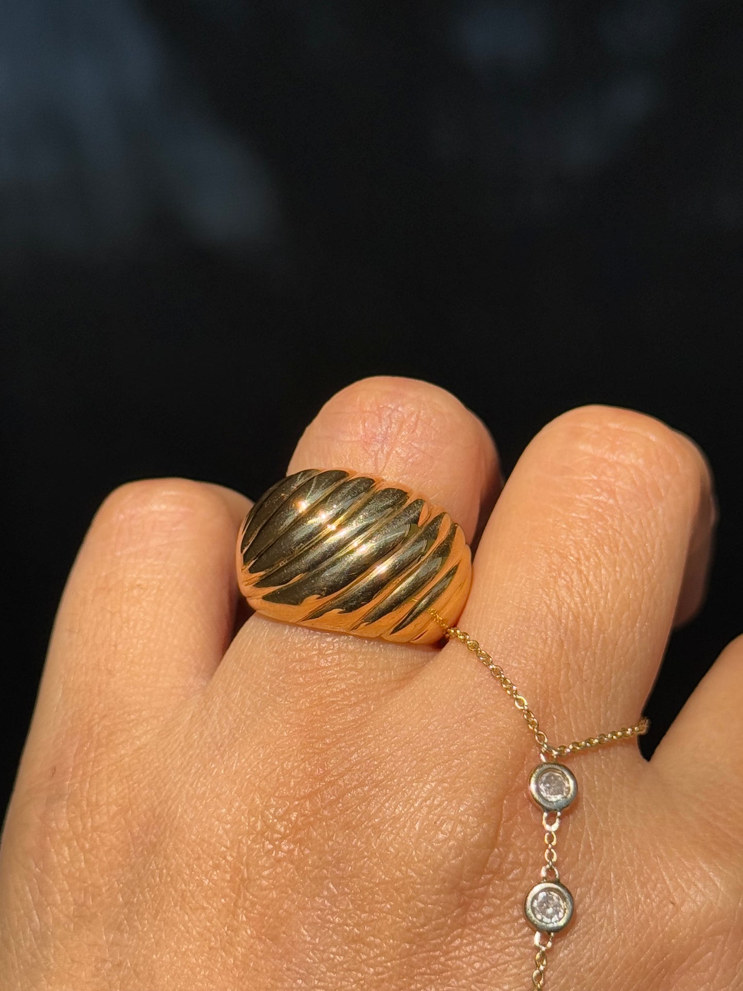 18k Italian Dome ribbed