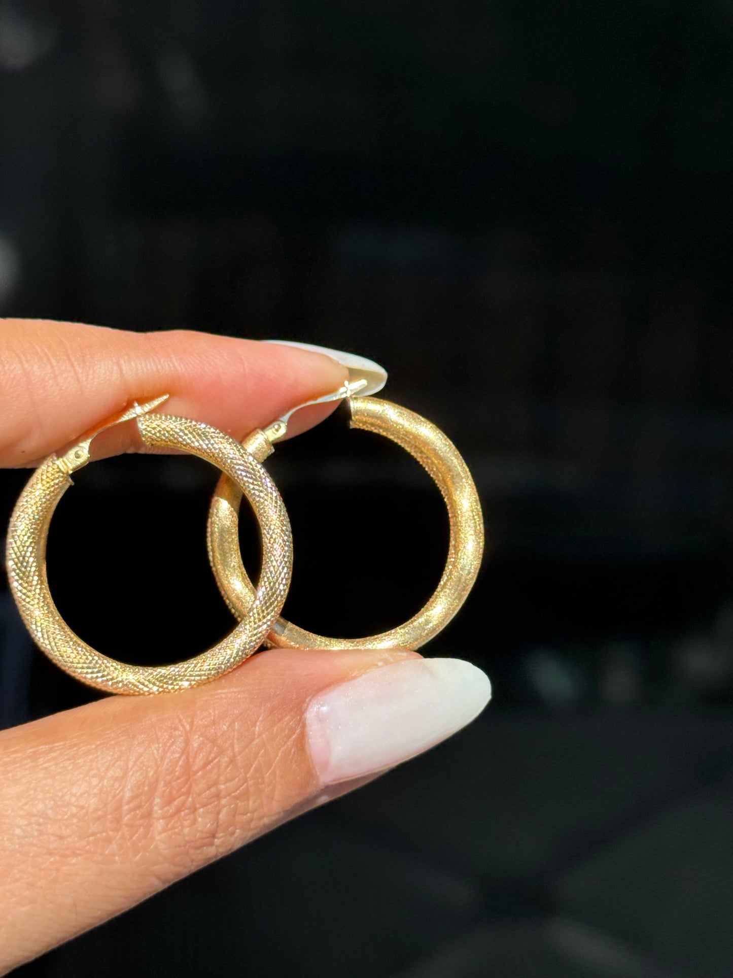 18k Italian wavy Hoop earrings