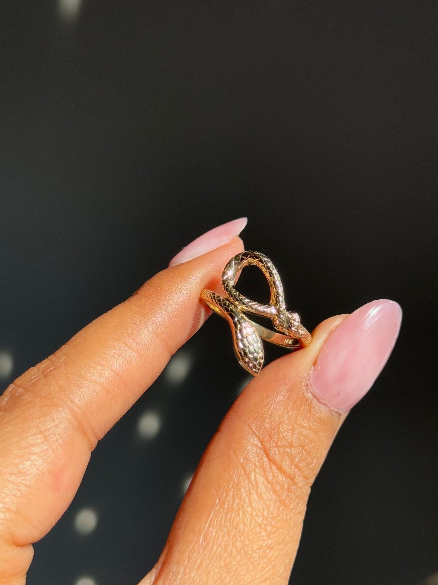 Vintage 18k solid Coiled textured Snake Ring