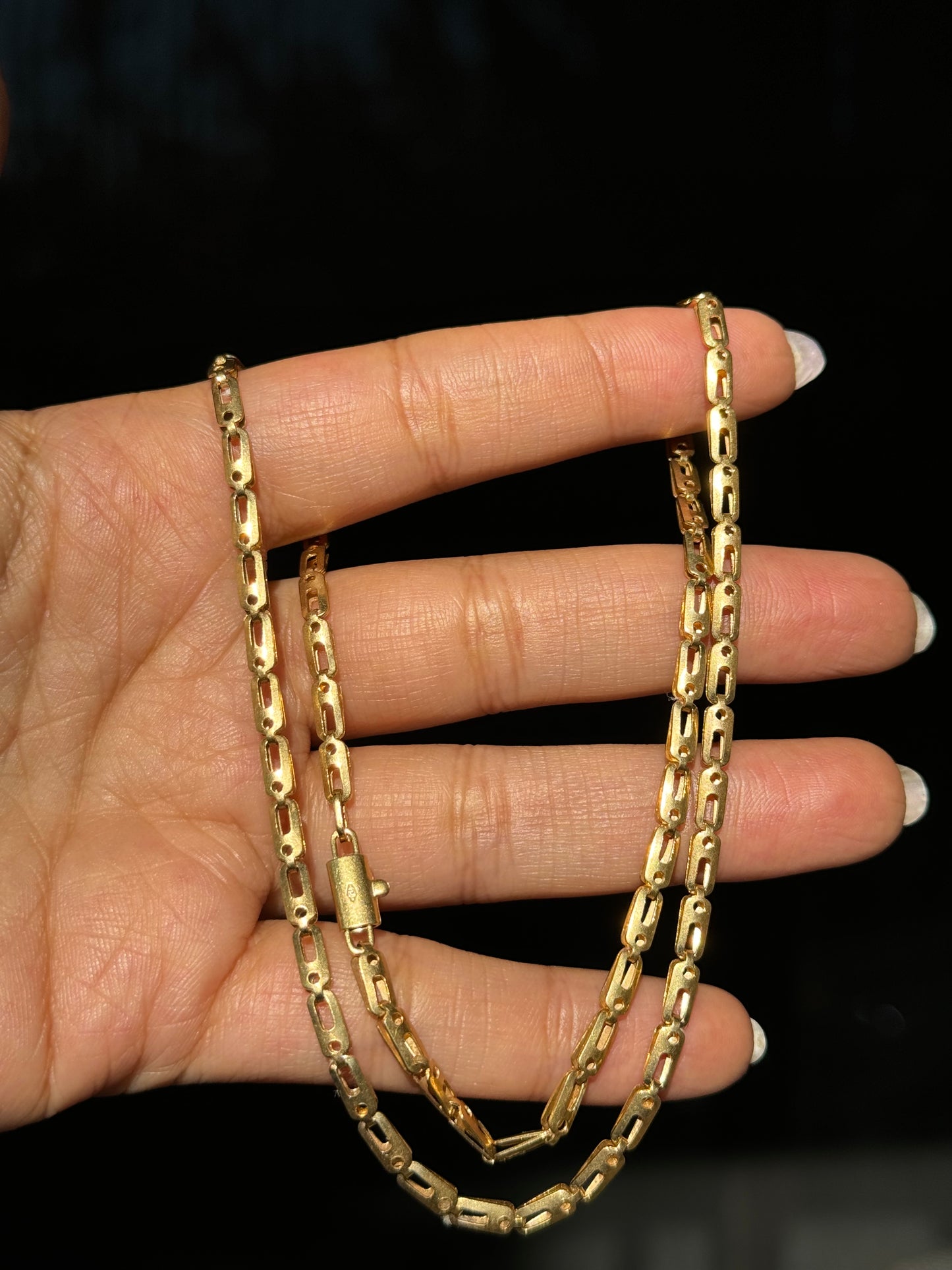 18k Open Bar link chain