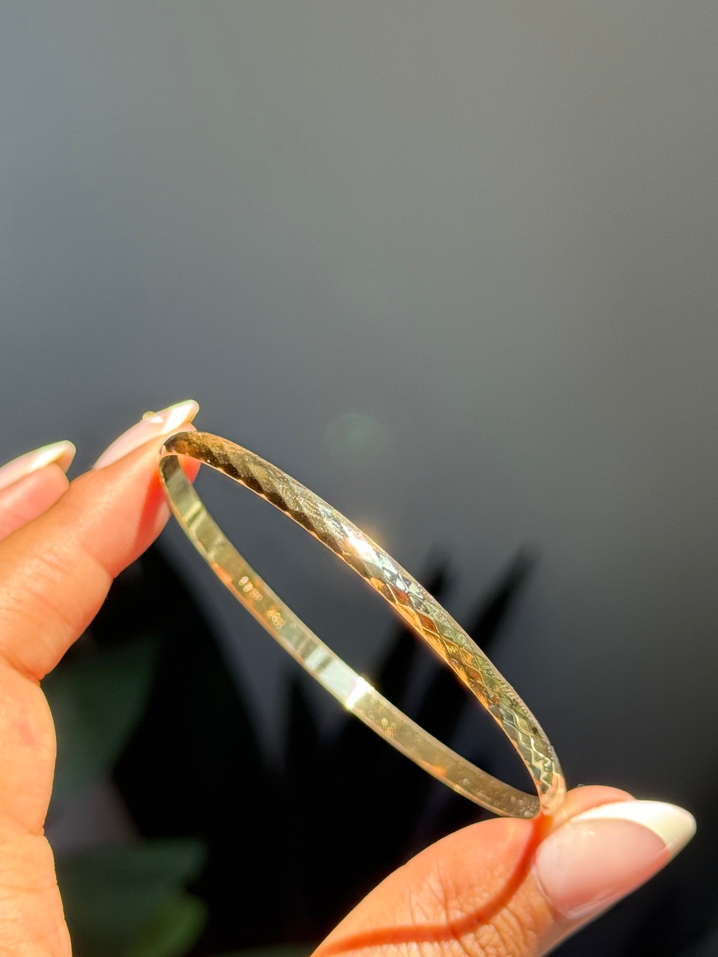 18k buttery Faceted Bangle