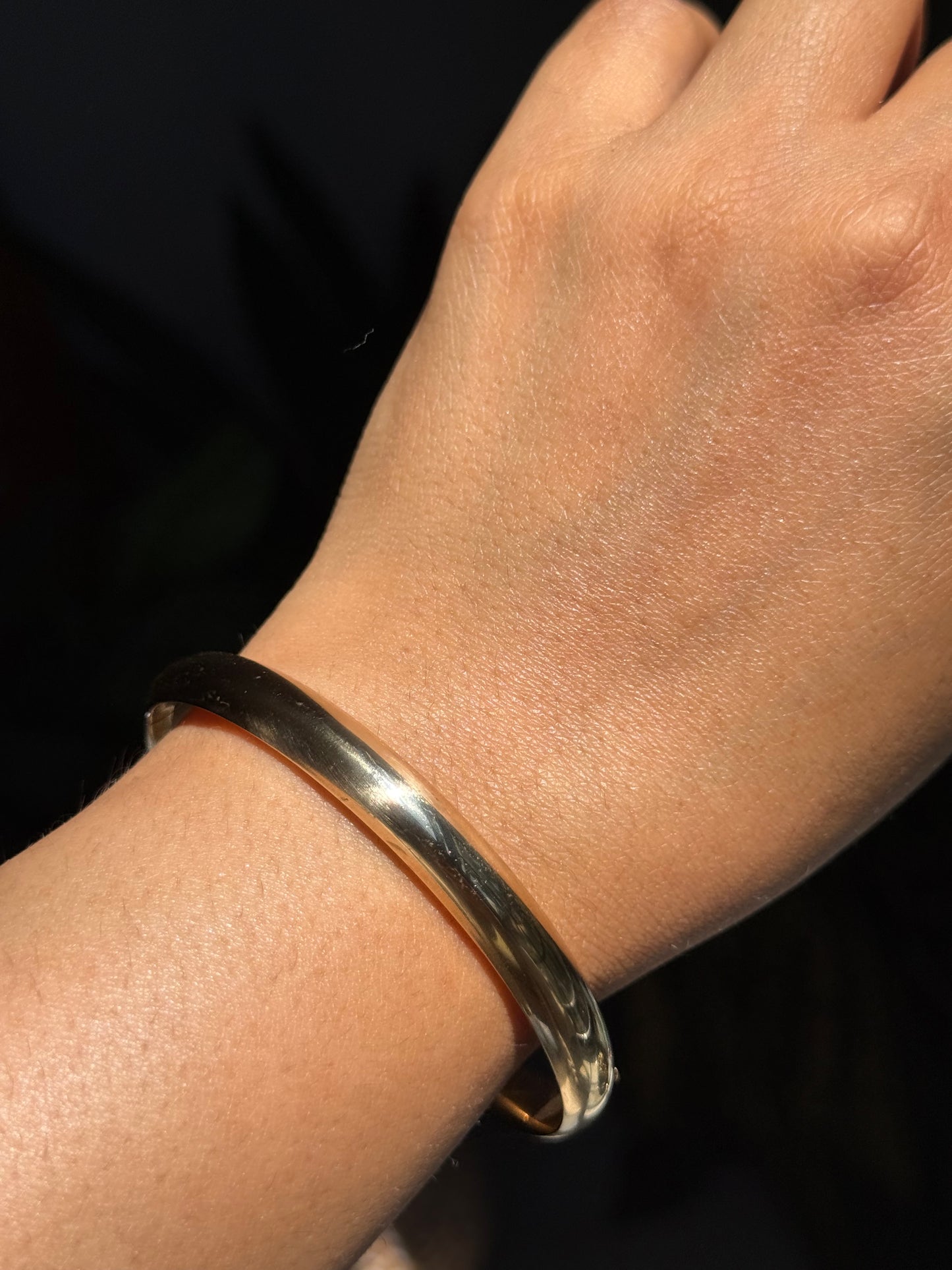 Glowy 14k Wide Hinged bangle