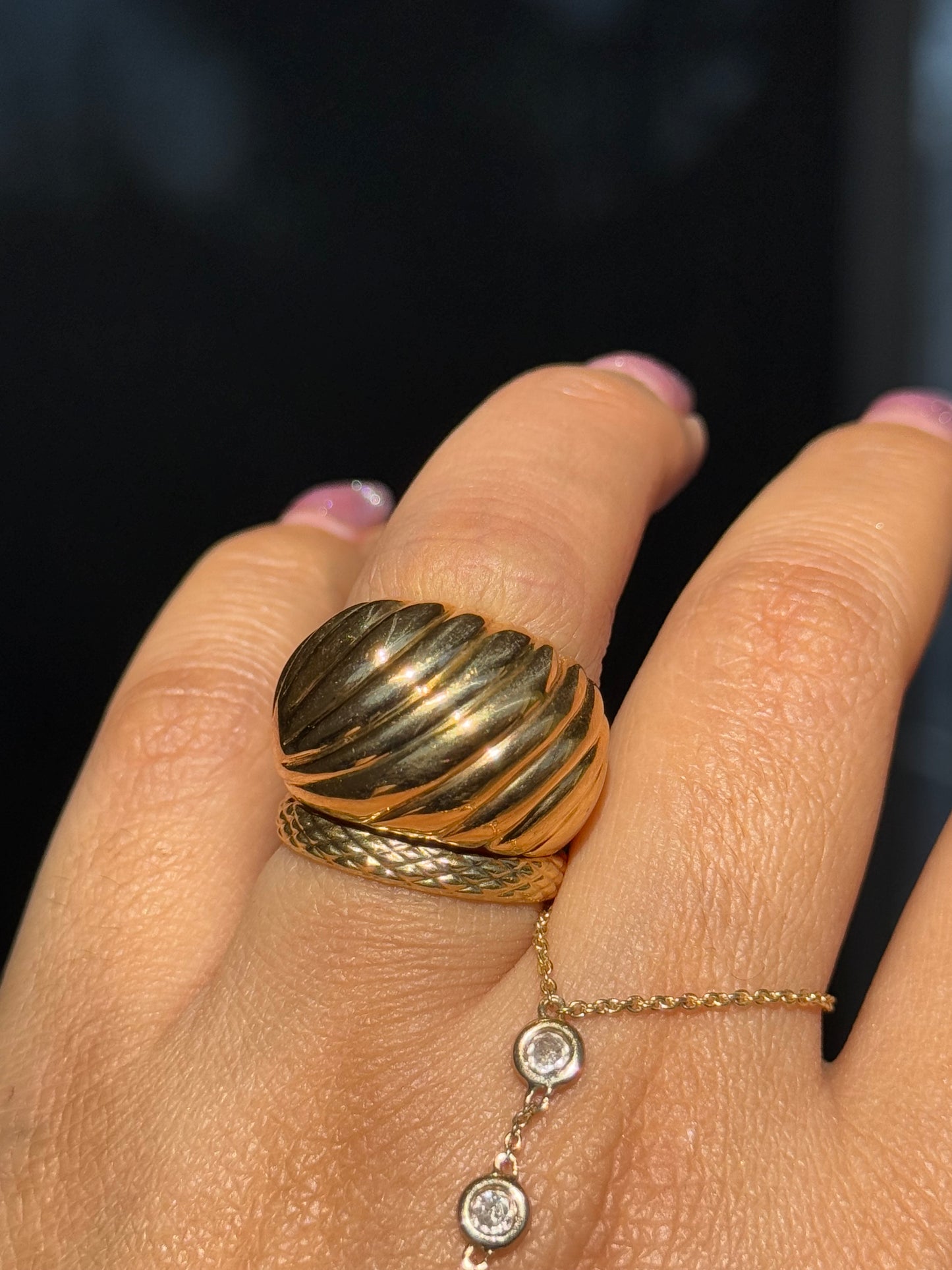18k Italian Dome ribbed