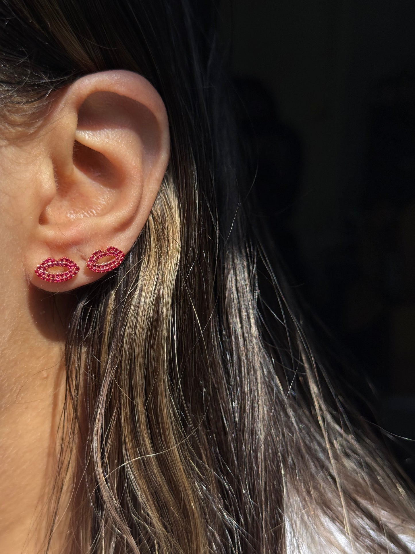 14k Lips earrings