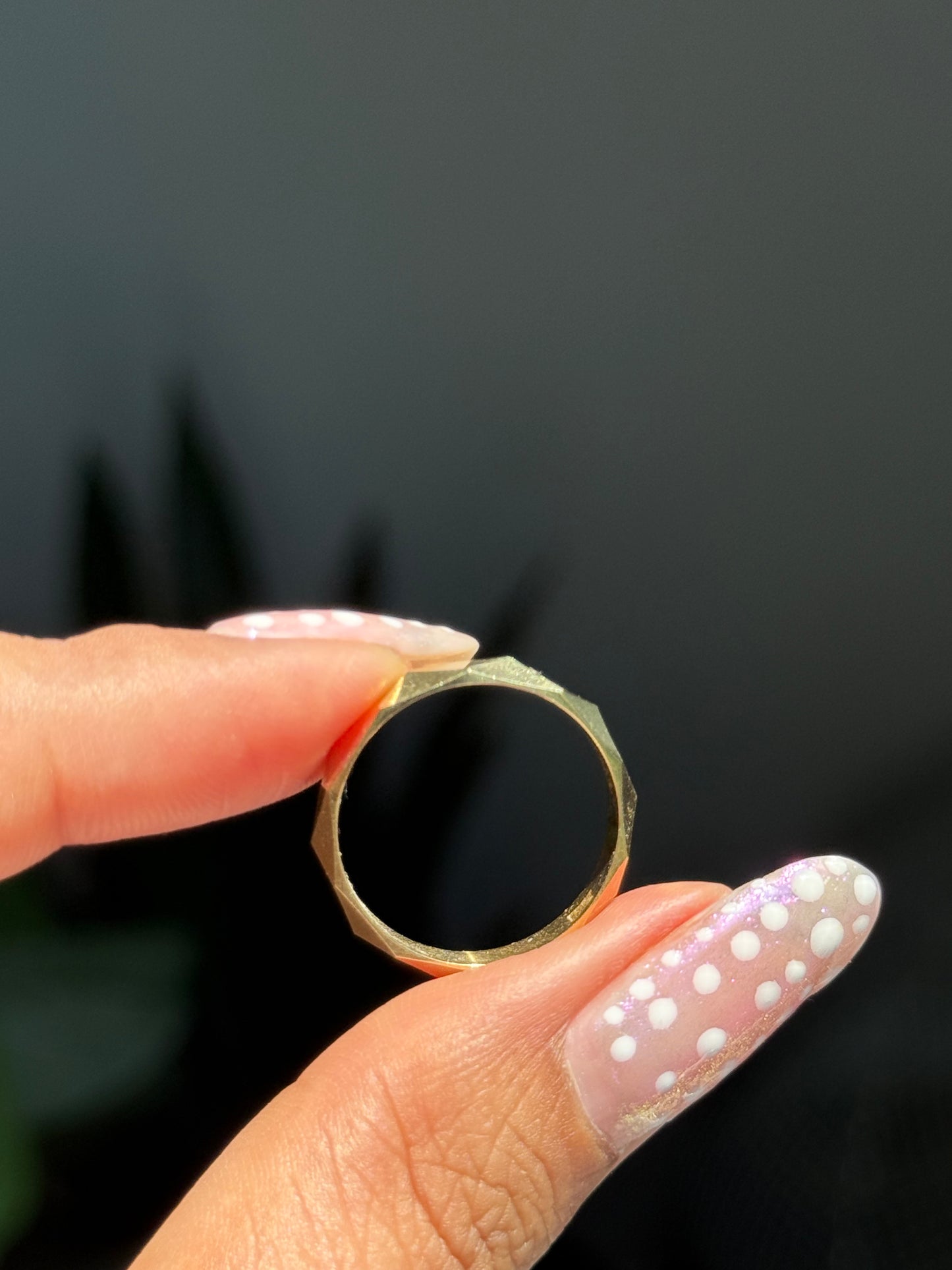 18k eternity Faceted band