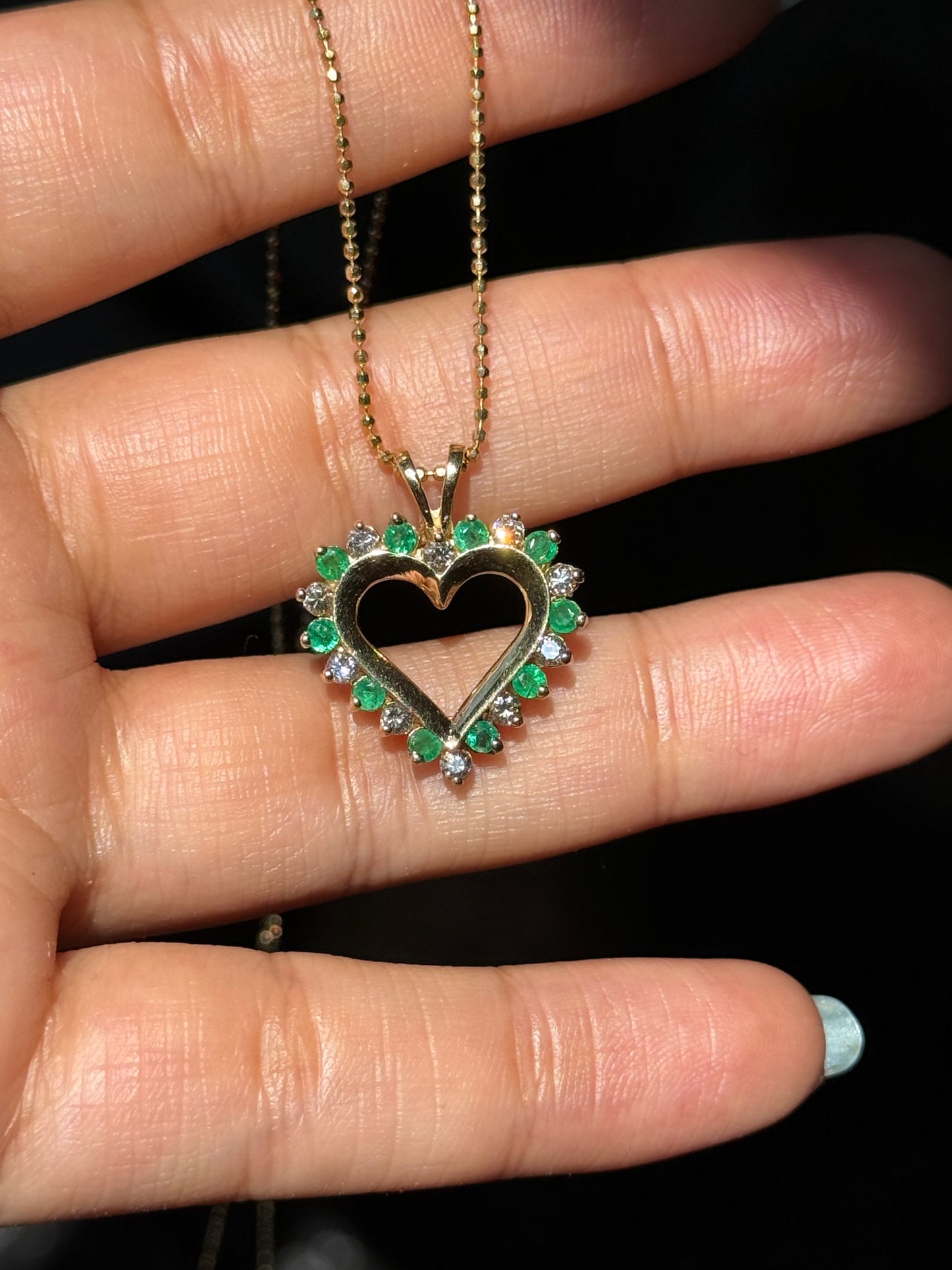 14k emerald and diamonds heart charm ✨