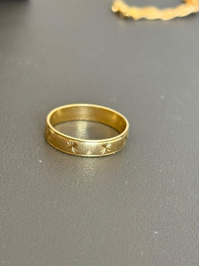 Vintage 14k yellow gold Starburst eternity band ,