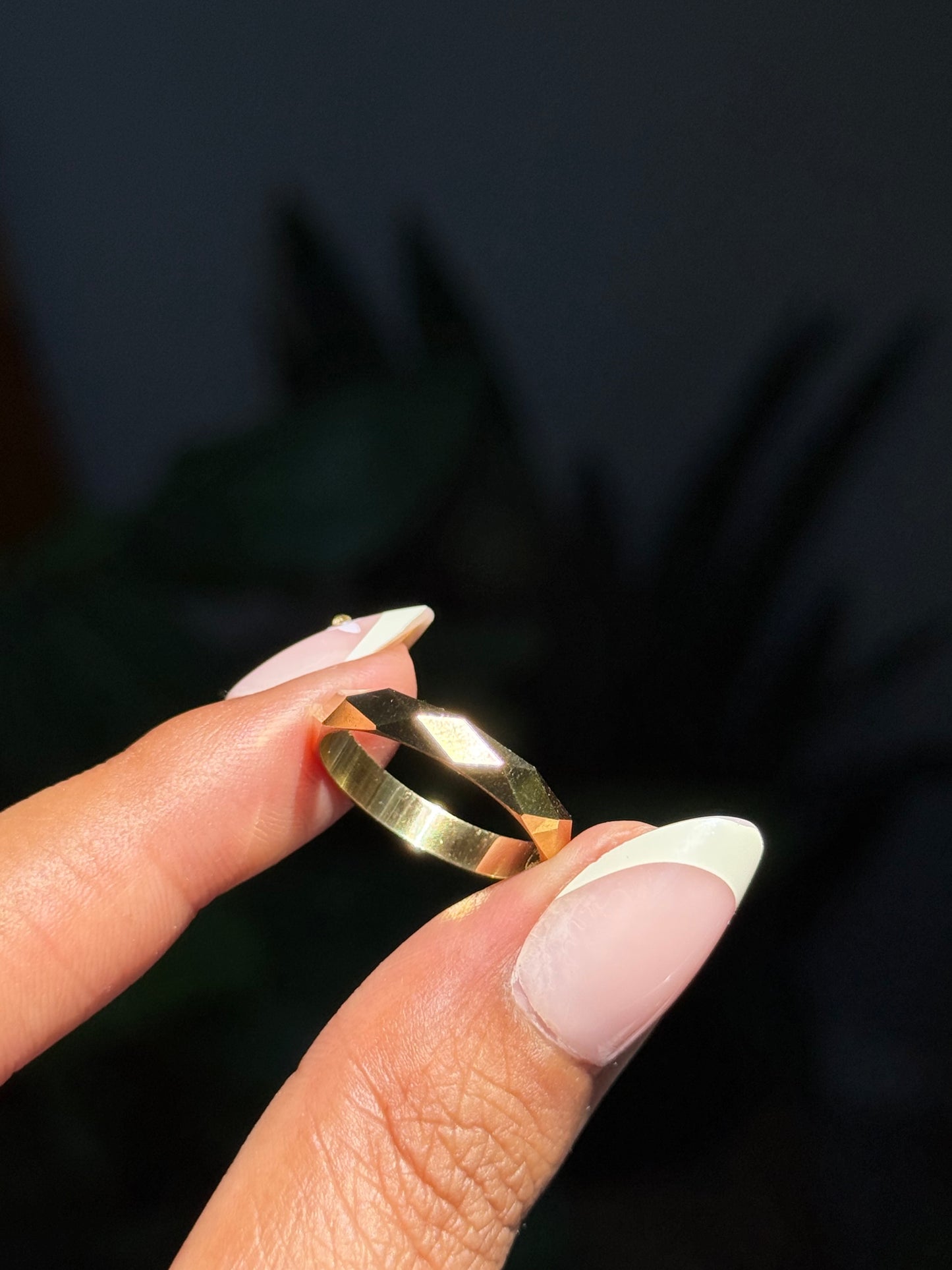 18k eternity Faceted band
