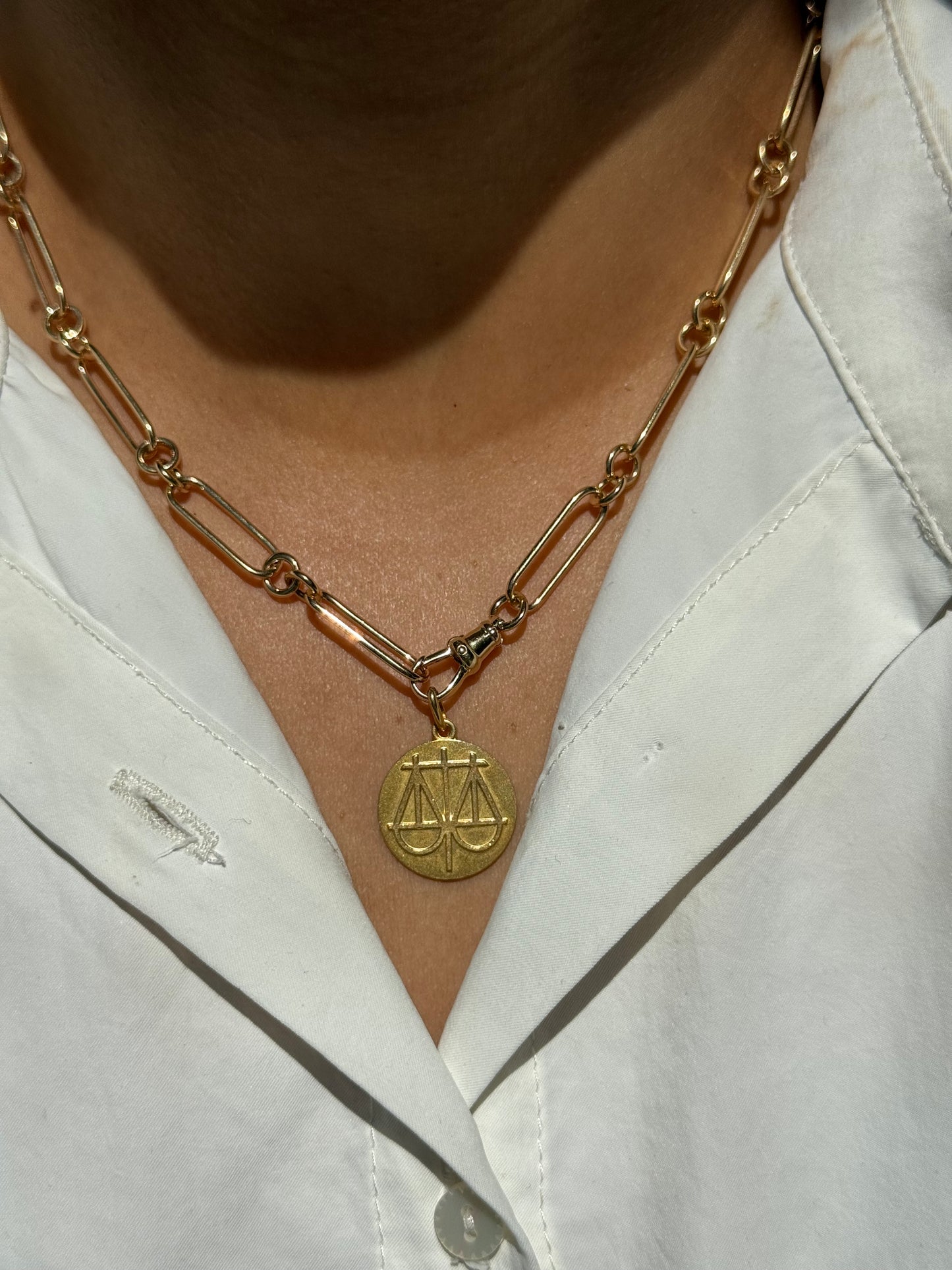 vintage 18k yellow gold unique Libra zodiac sign charm