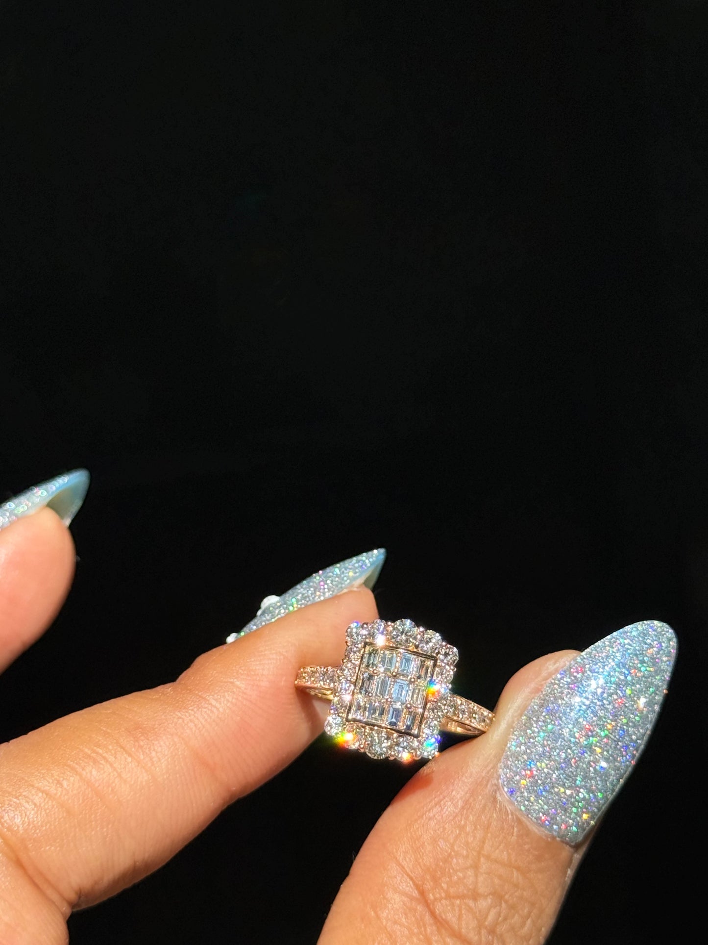 18k diamond baguettes and rounds Ring