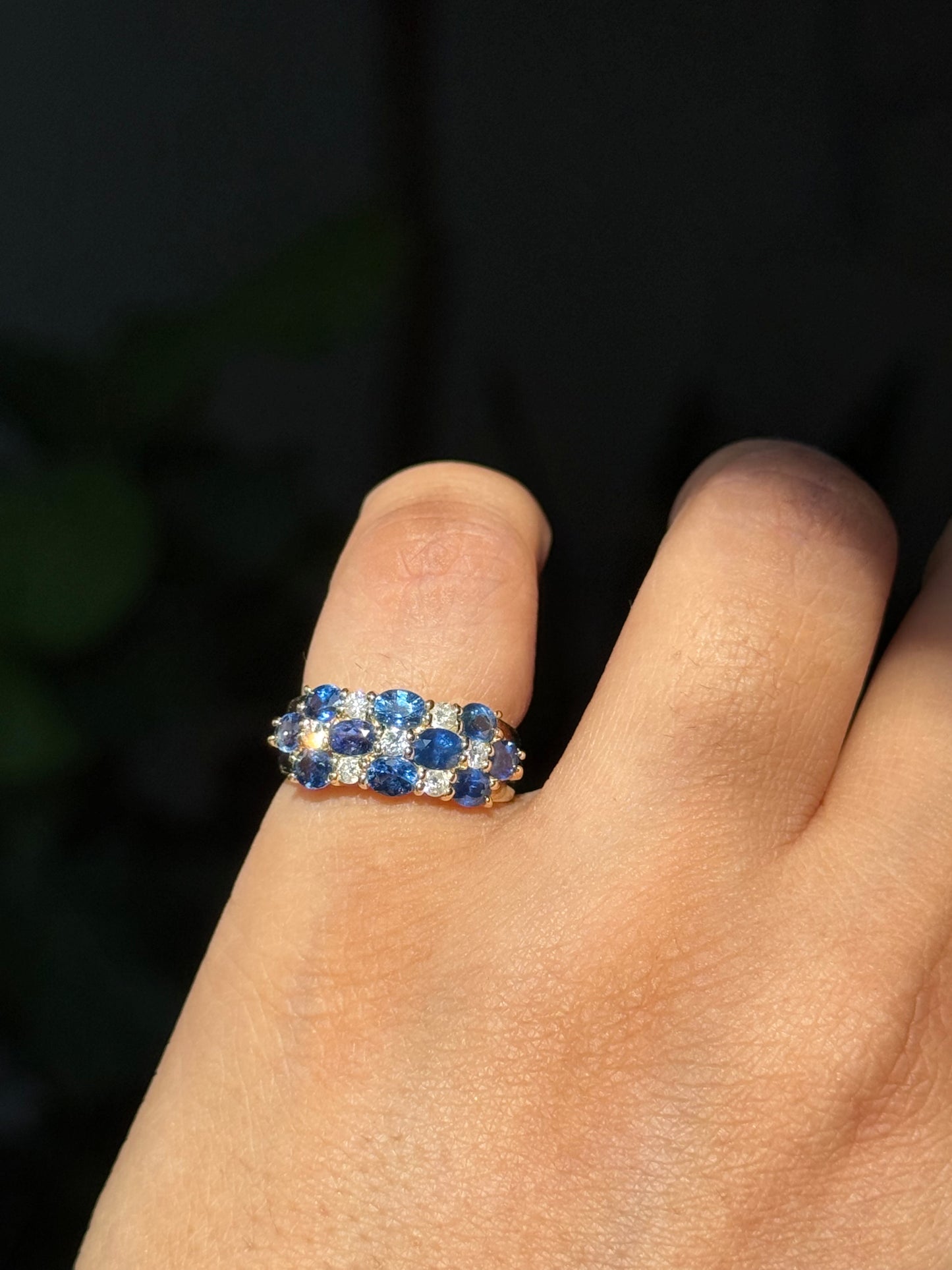 18k yellow gold sapphires and diamonds ring,