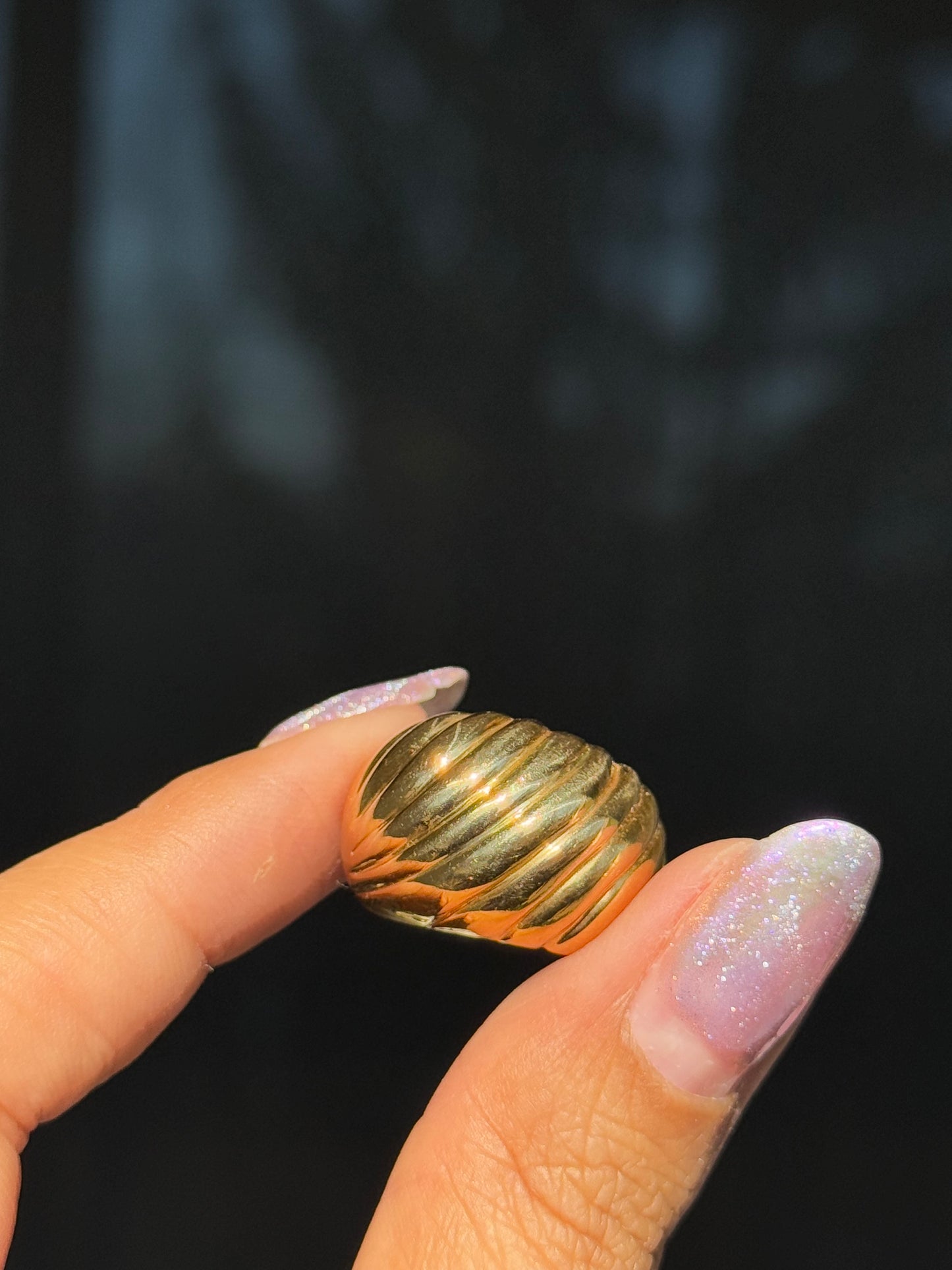 18k Italian Dome ribbed