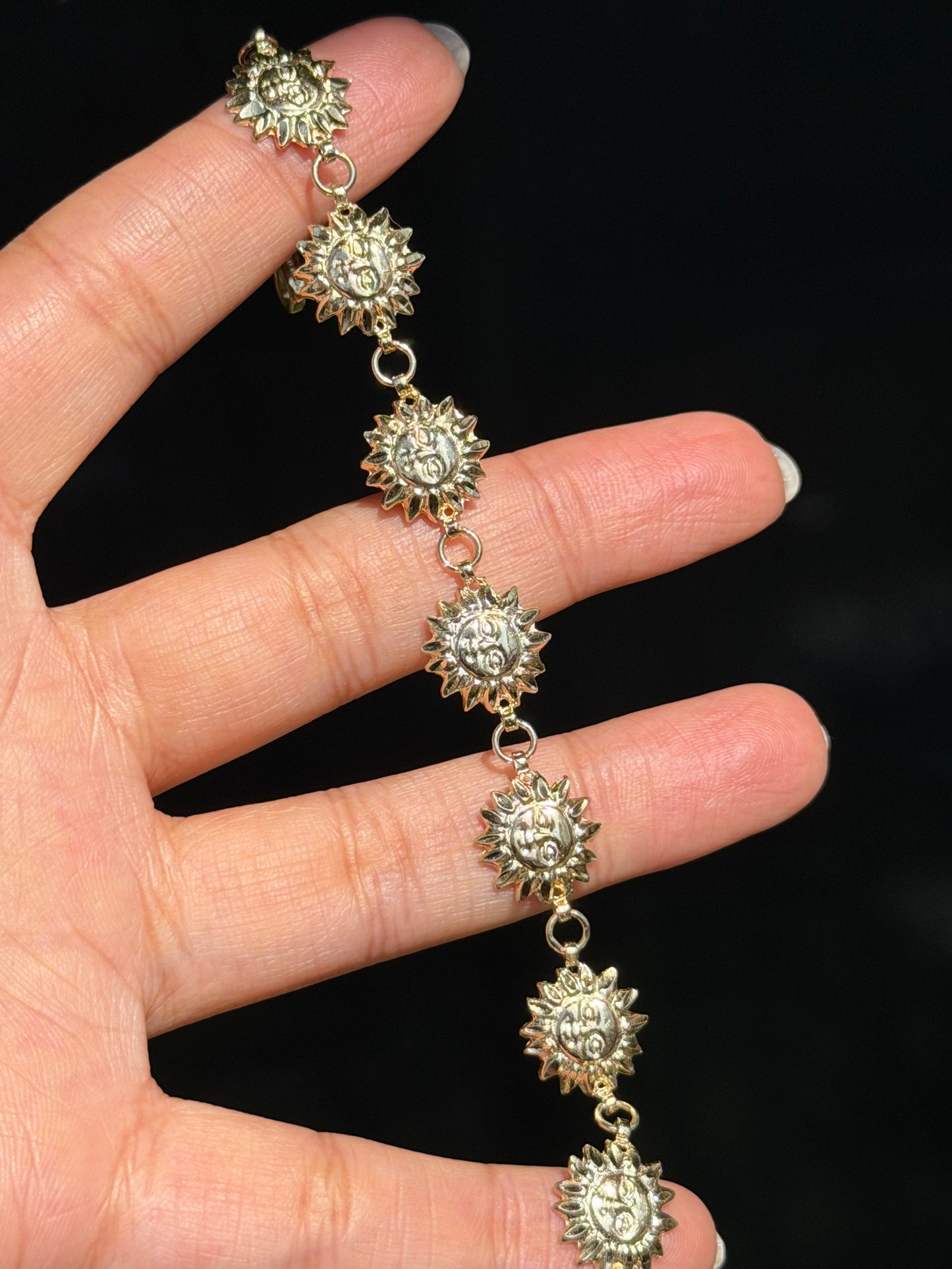 14k Sun face bracelet ✨