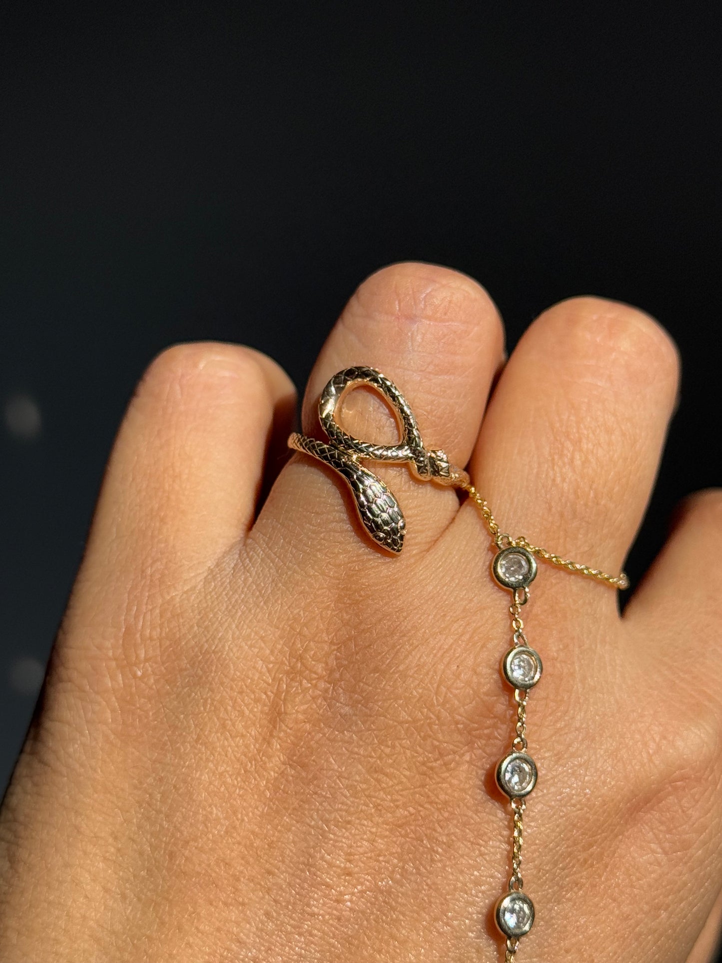 Vintage 18k solid Coiled textured Snake Ring