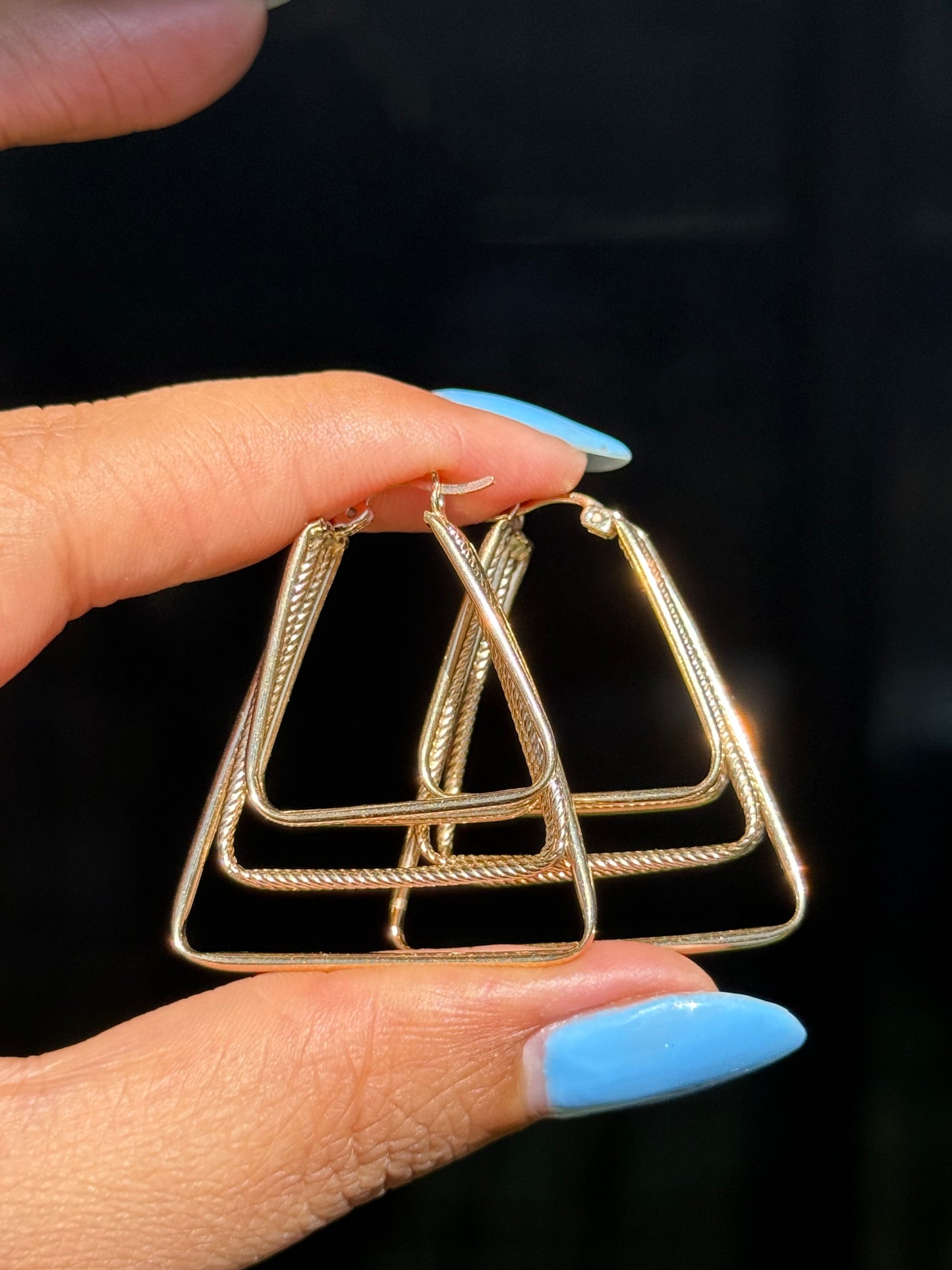 14k graduated Triangle Hoops