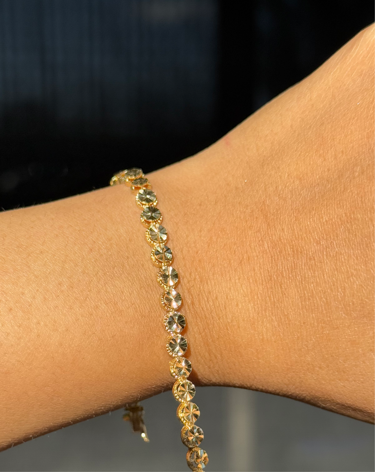 14k yellow gold diamond cut Engine turned circle link bracelet