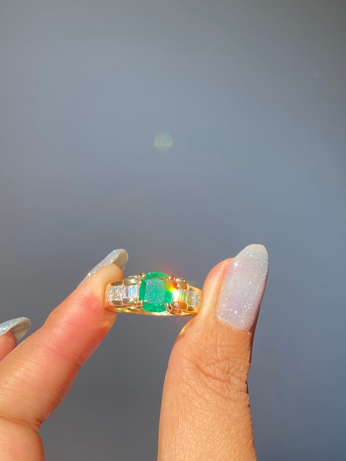 18k Dreamy Emerald and diamond Ring
