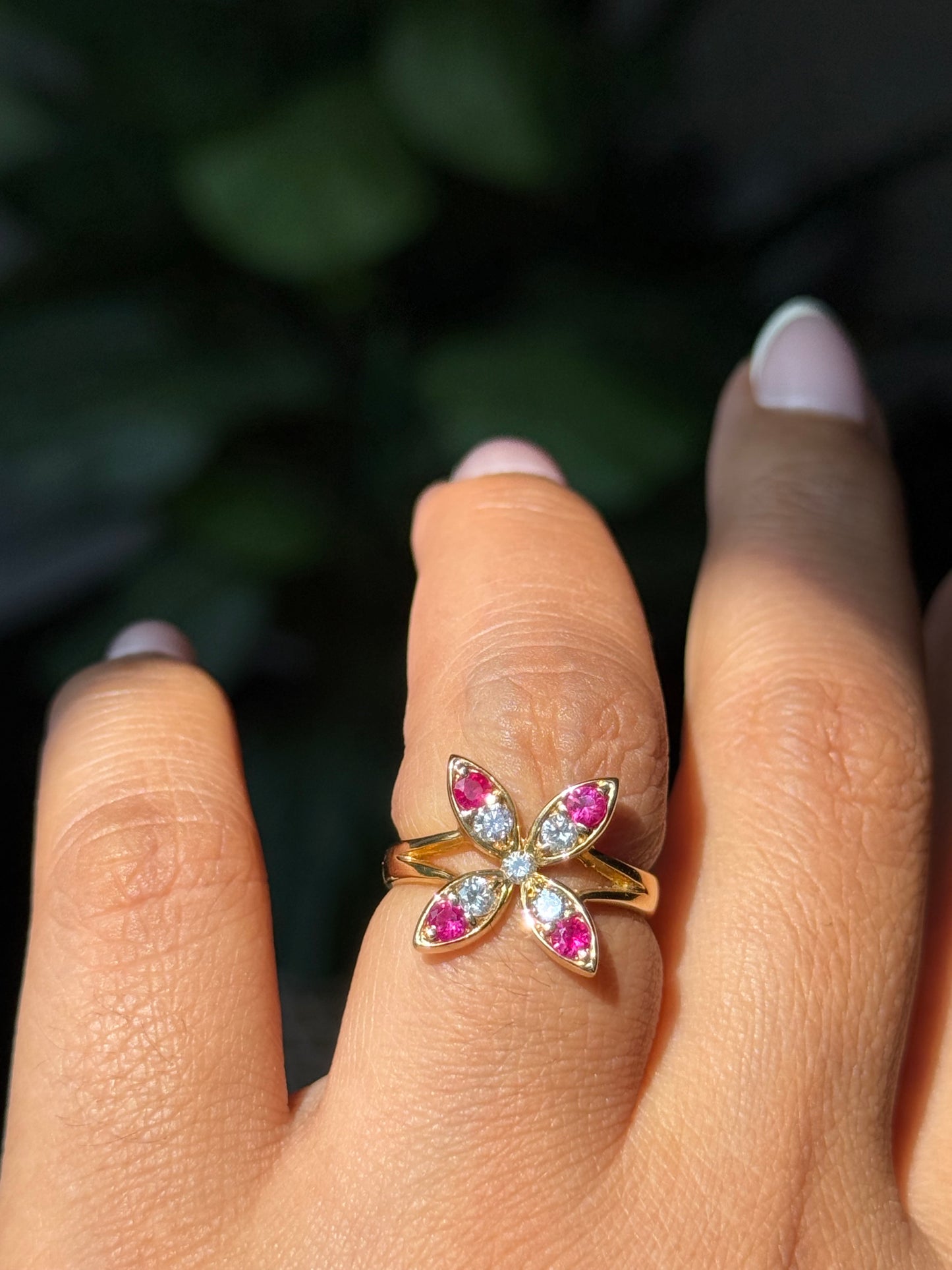 Vintage 18k Rubies and diamonds flower ring