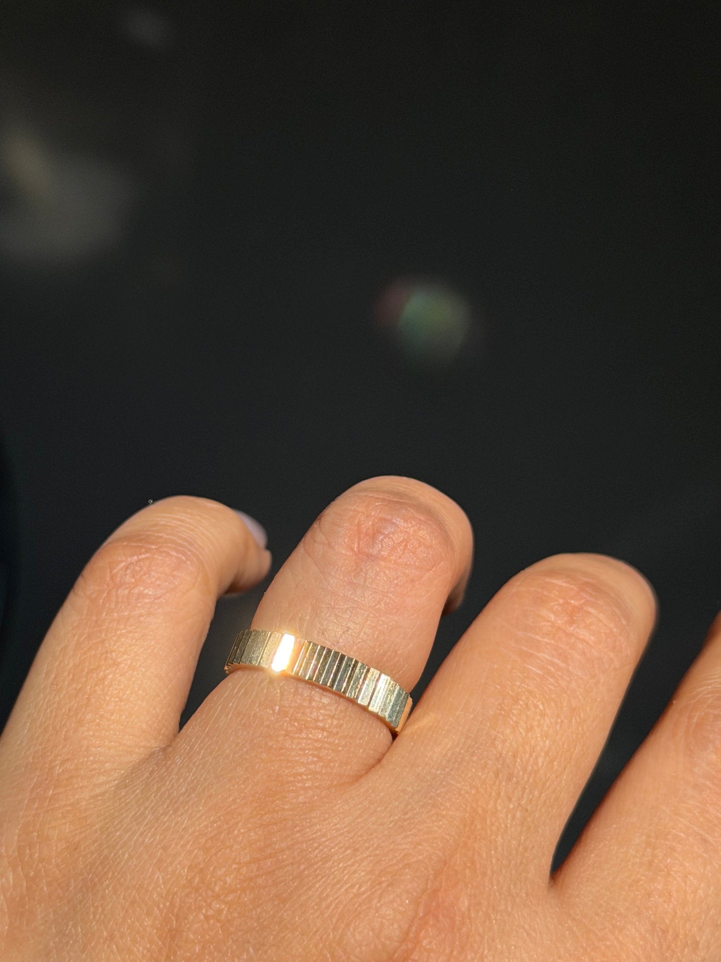 14k ribbed band