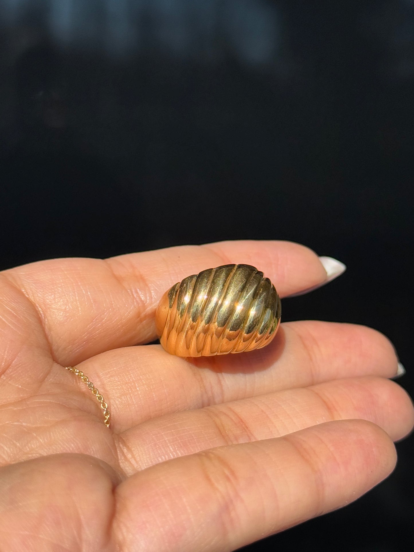 18k Italian Dome ribbed