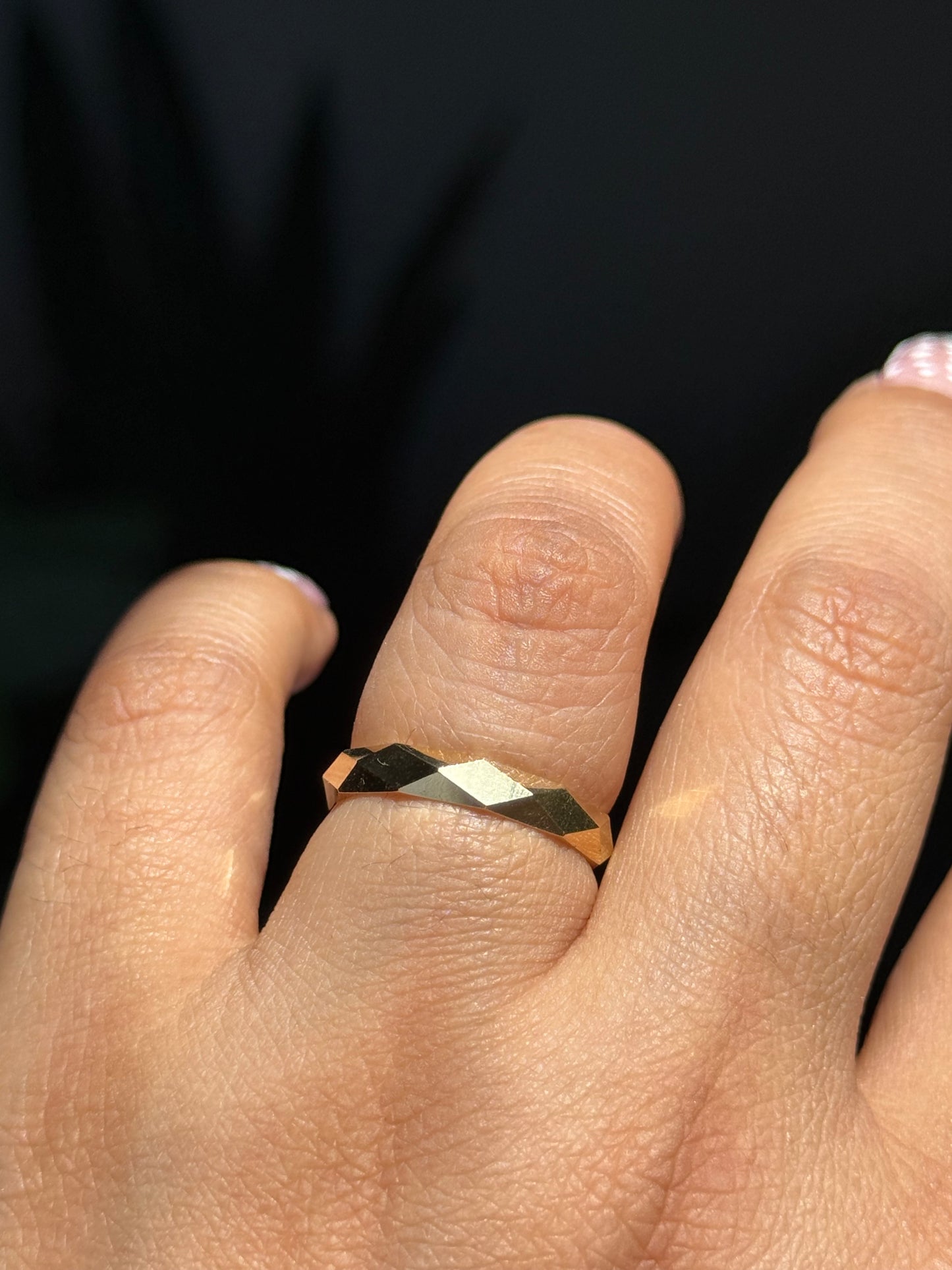 18k eternity Faceted band