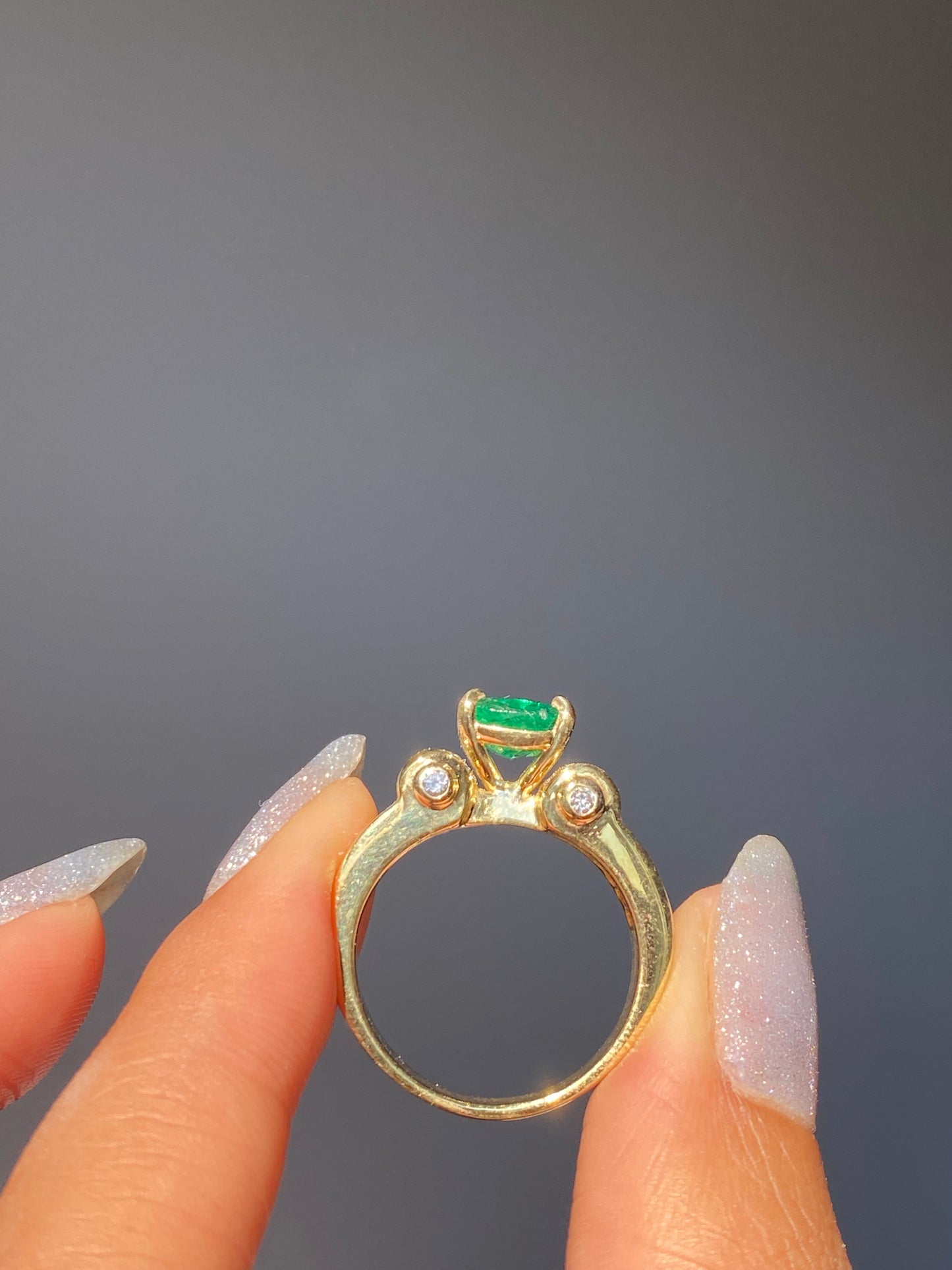 18k Dreamy Emerald and diamond Ring