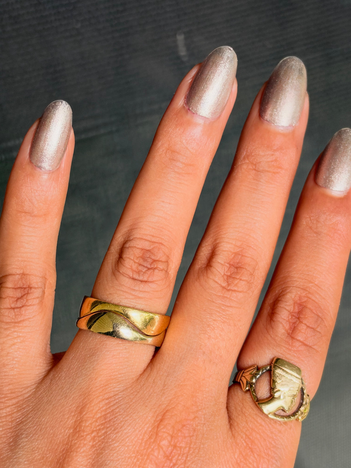 18k Foster & Son curved bands