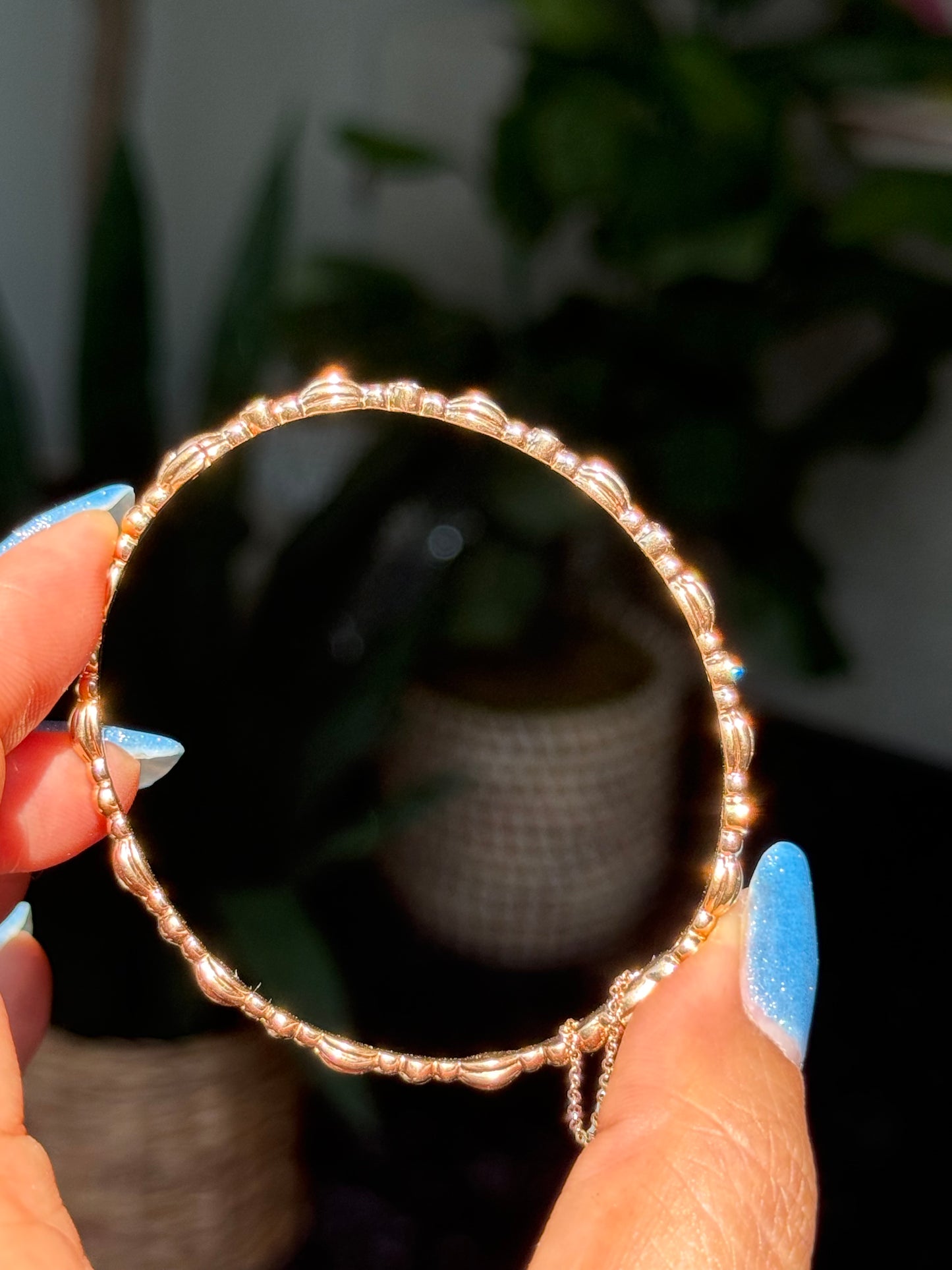 18k Rose Gold Scalloped Diamond hinged bangle ✨