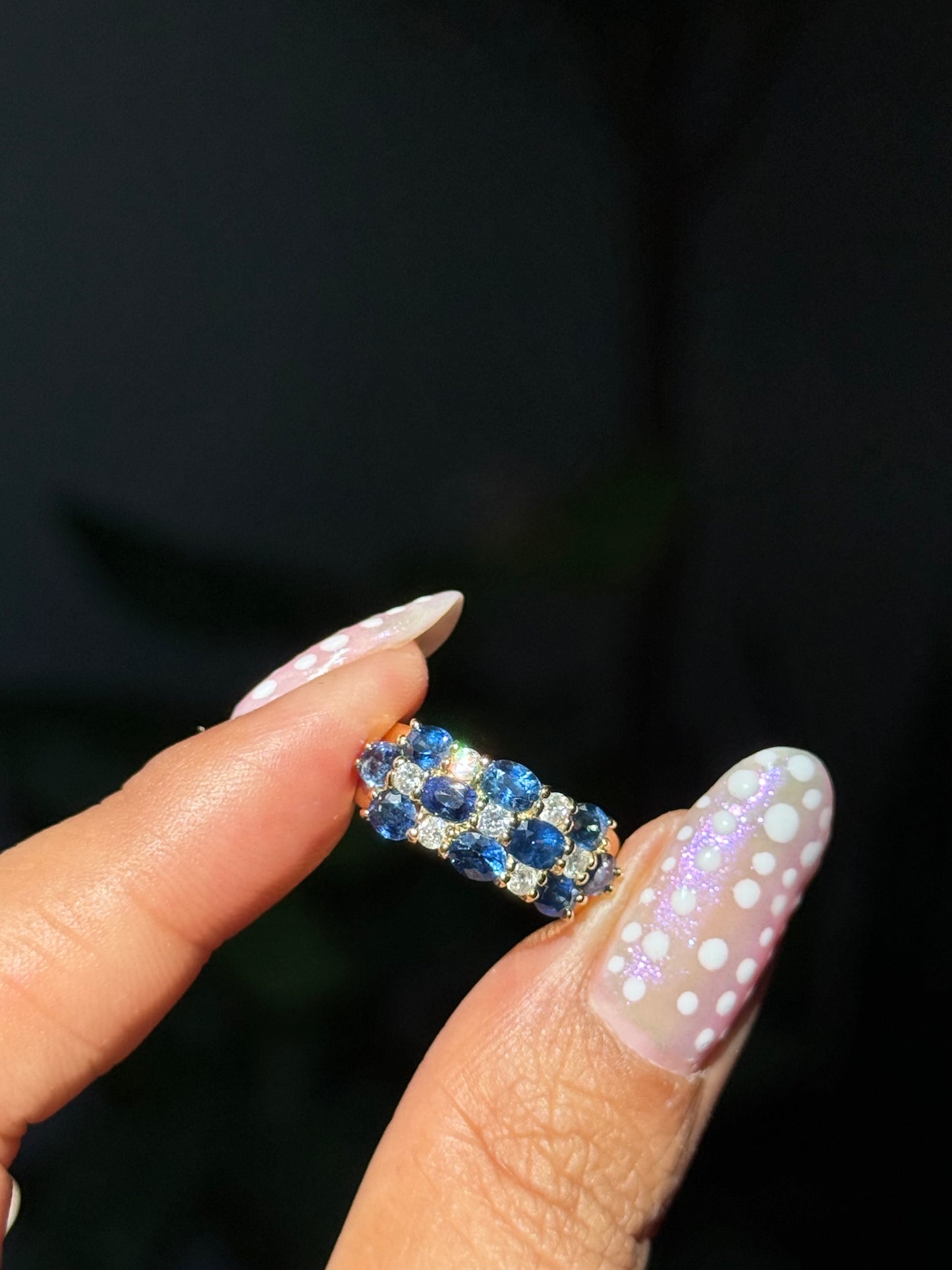 18k yellow gold sapphires and diamonds ring,