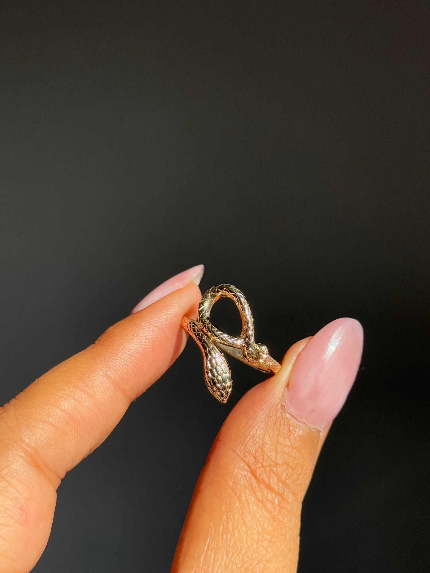 Vintage 18k solid Coiled textured Snake Ring