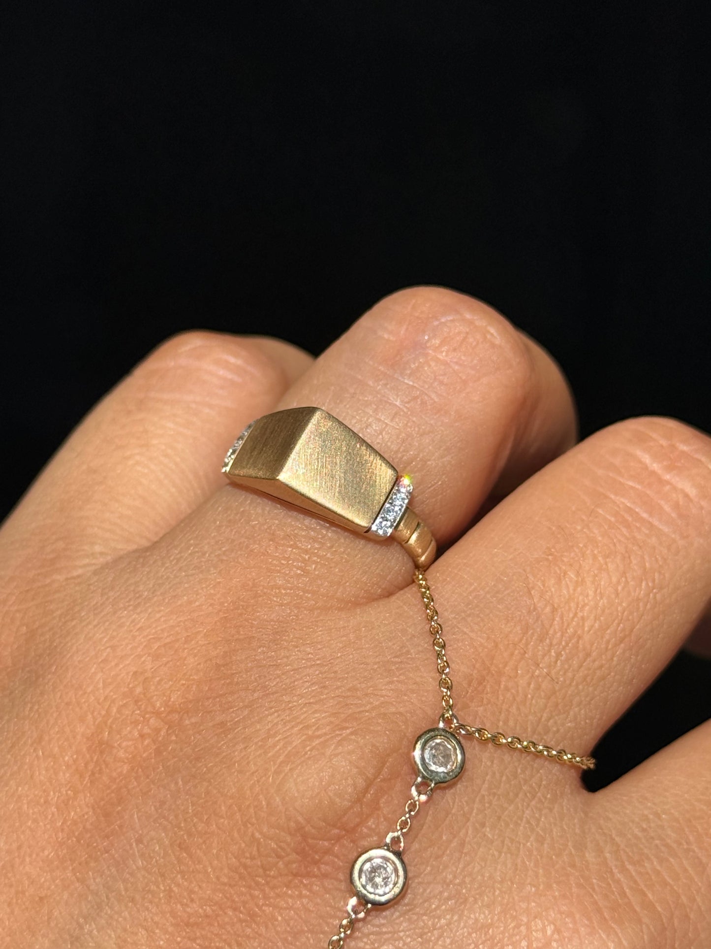 Stunning 14k matte satin finish pyramid Geometric ring ✨