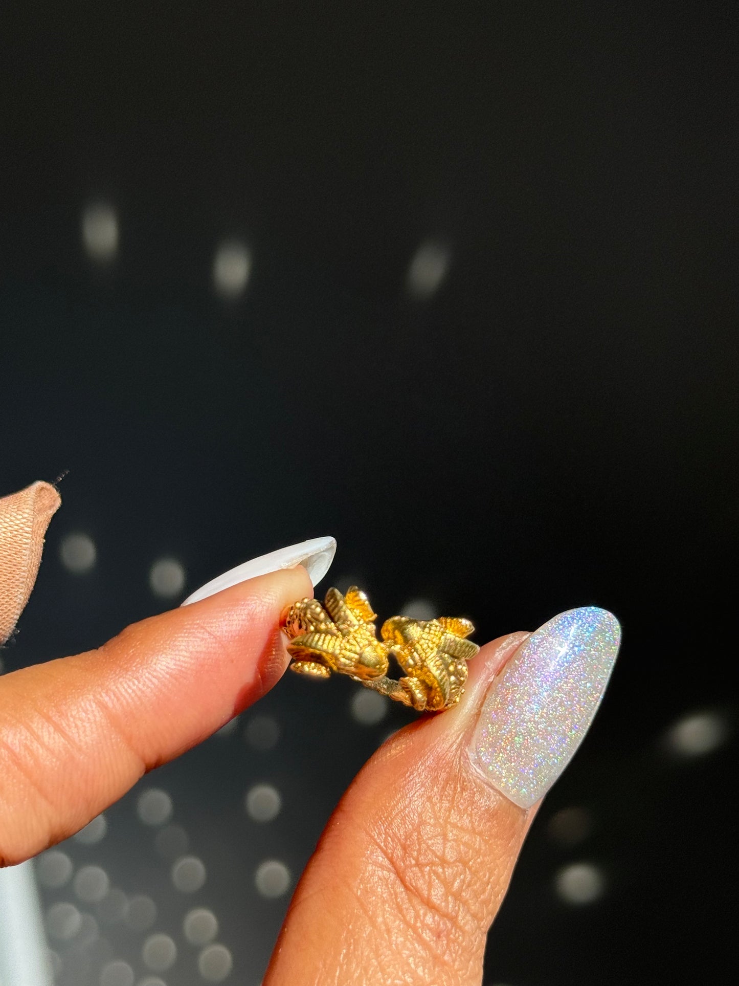 18k double ram head Ring