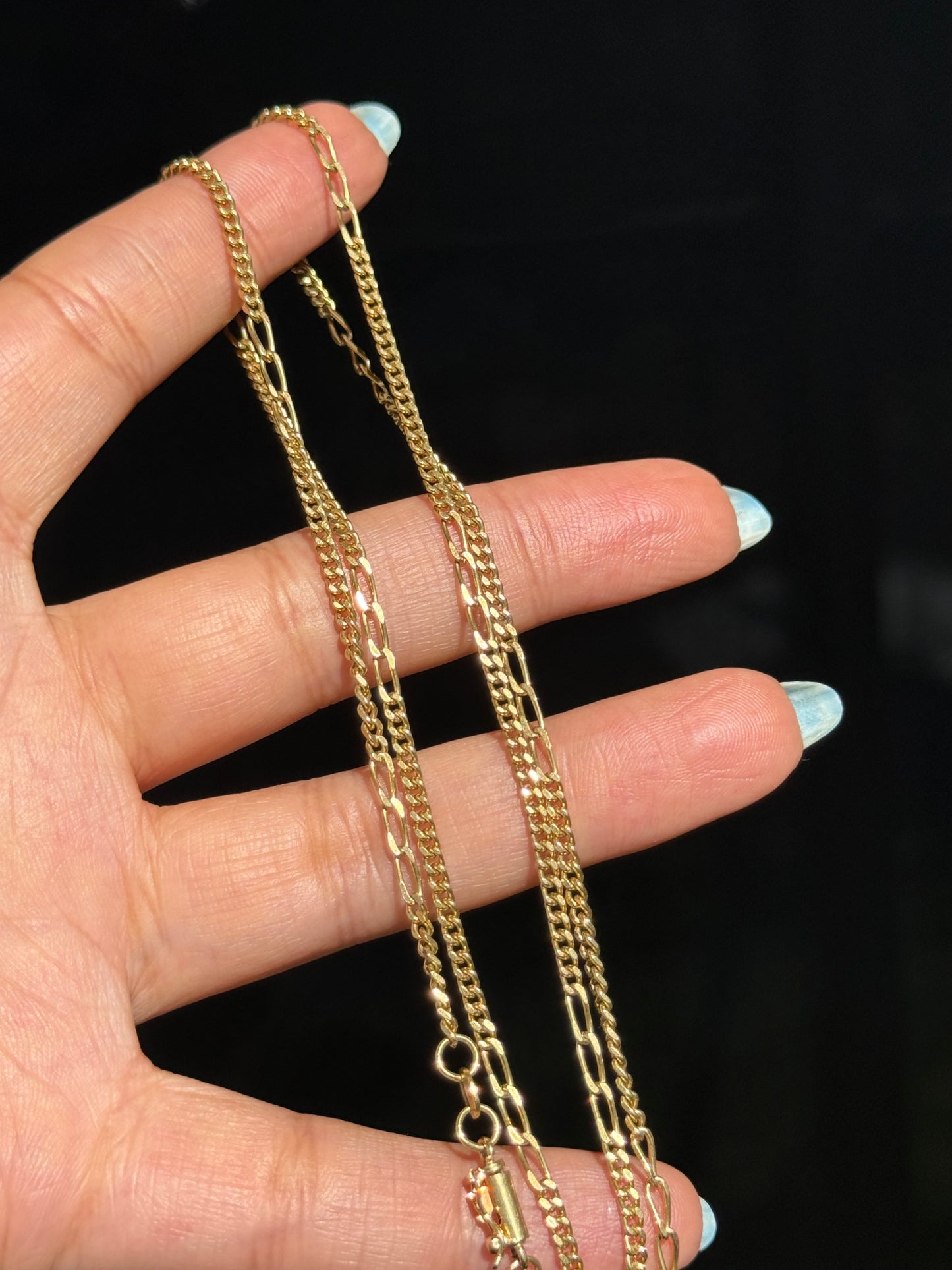 vintage 18k curb x Figaro chain