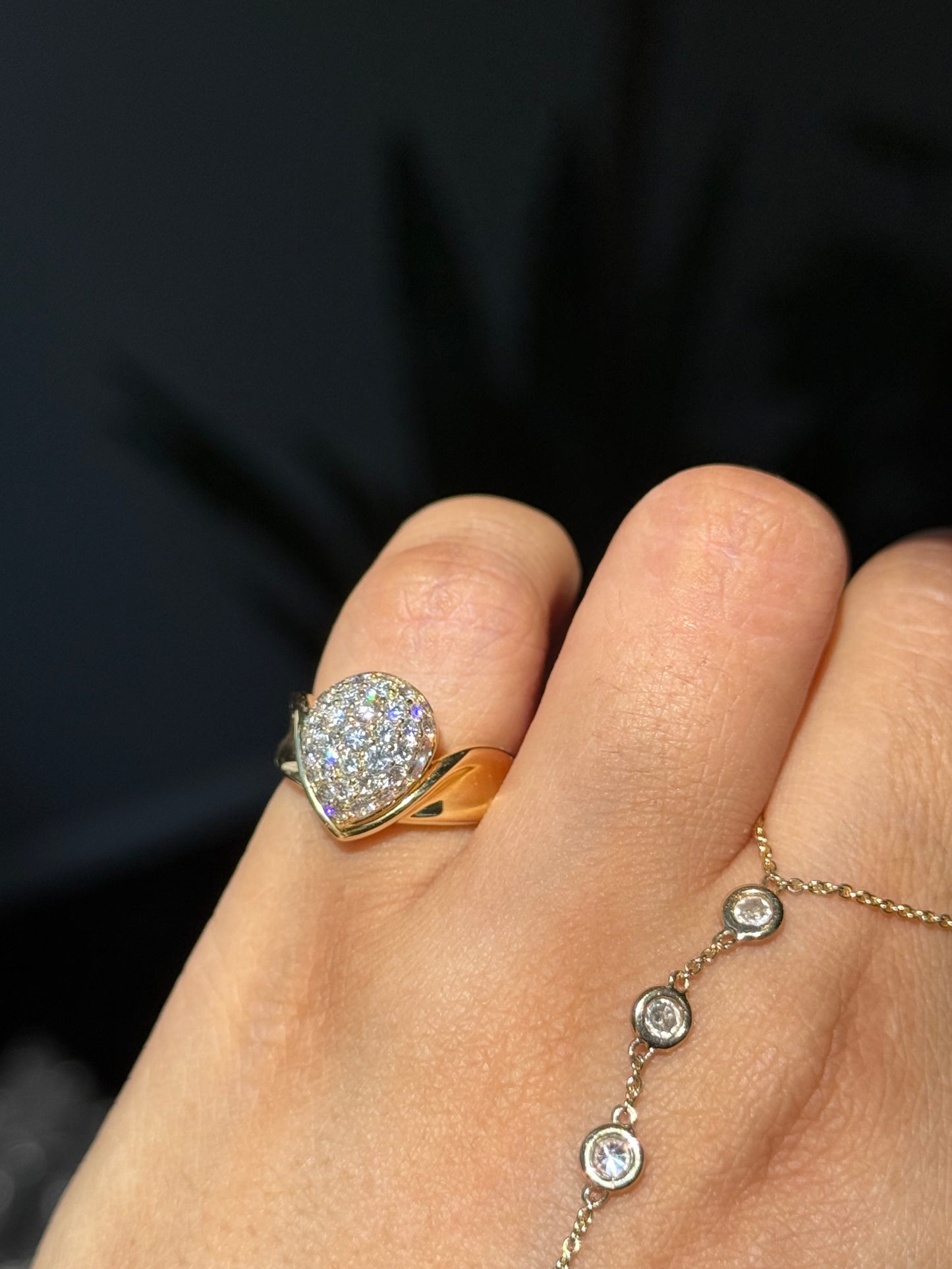 Vintage 18k Wavy 1.02ct V Diamond Ring