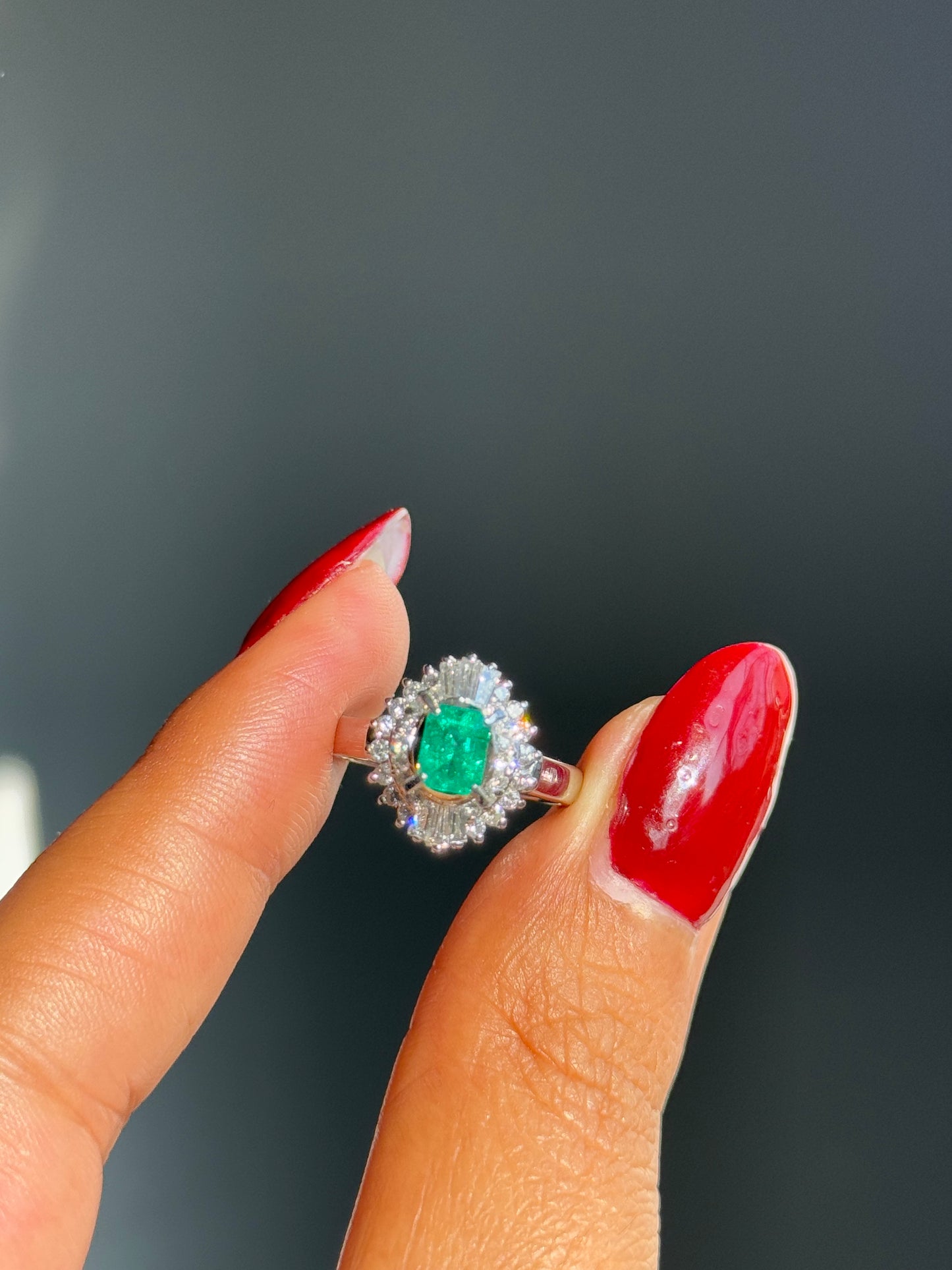 For Daniela Platinum pt85o Gorgeous Colombian emerald
and diamonds Ballerina Ring