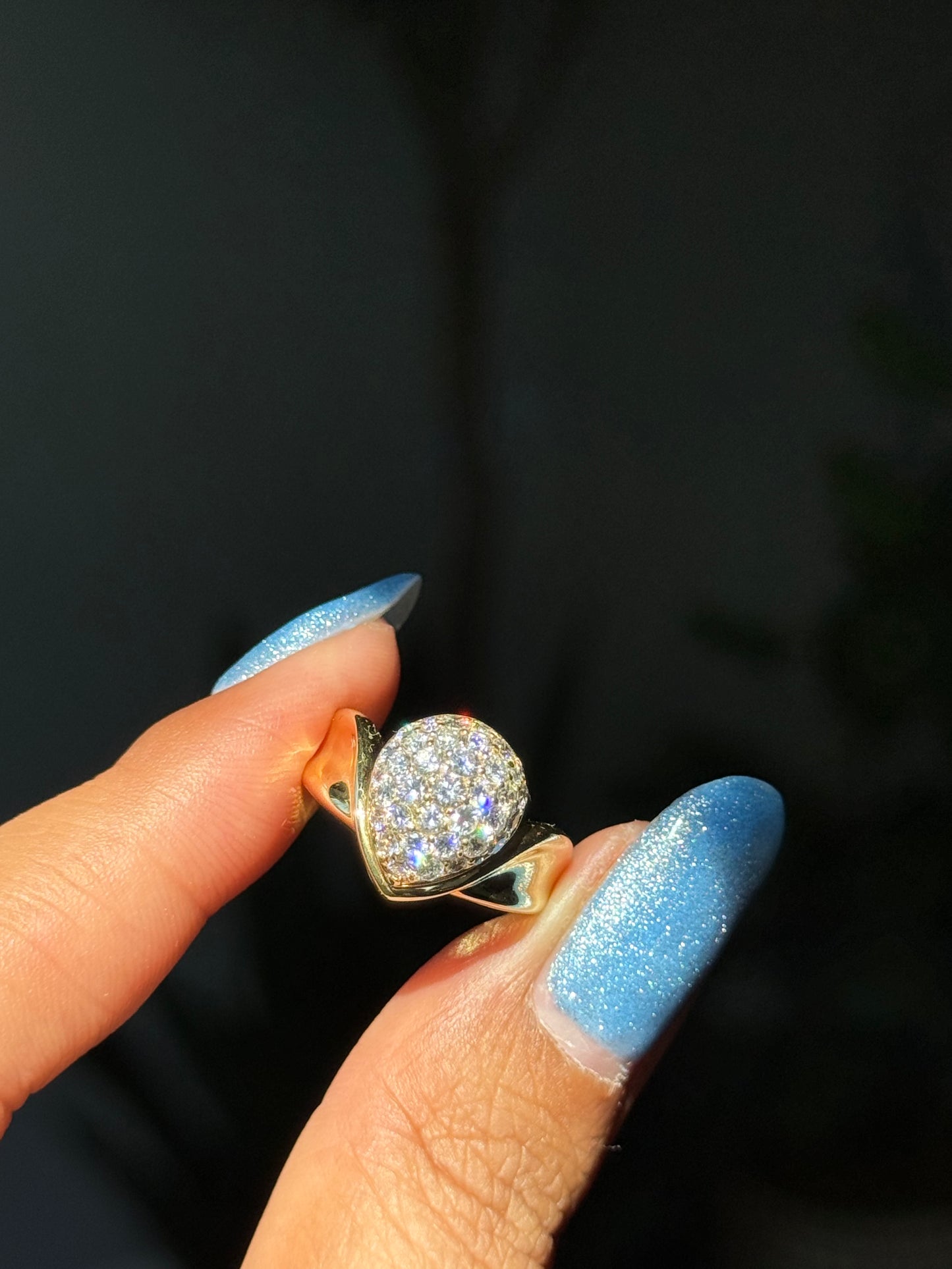 Vintage 18k Wavy 1.02ct V Diamond Ring