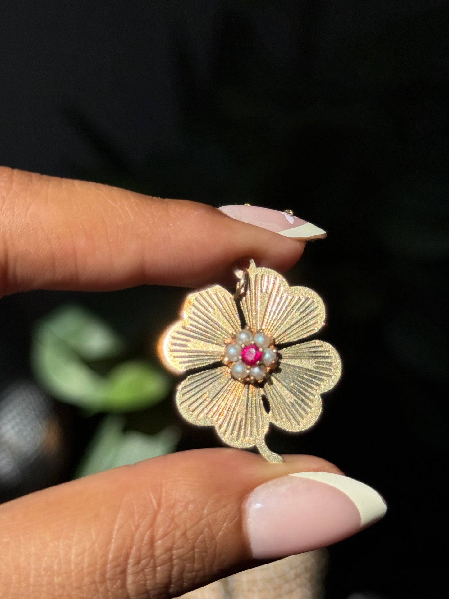 vintage 14k 60ś engine turned clover pendant