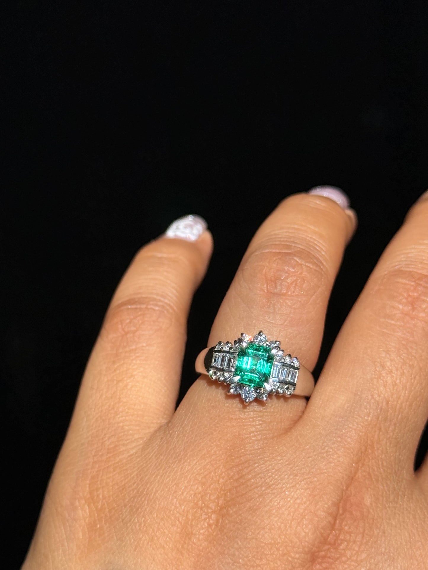 PT850 platinum Colombian emerald and diamond ring