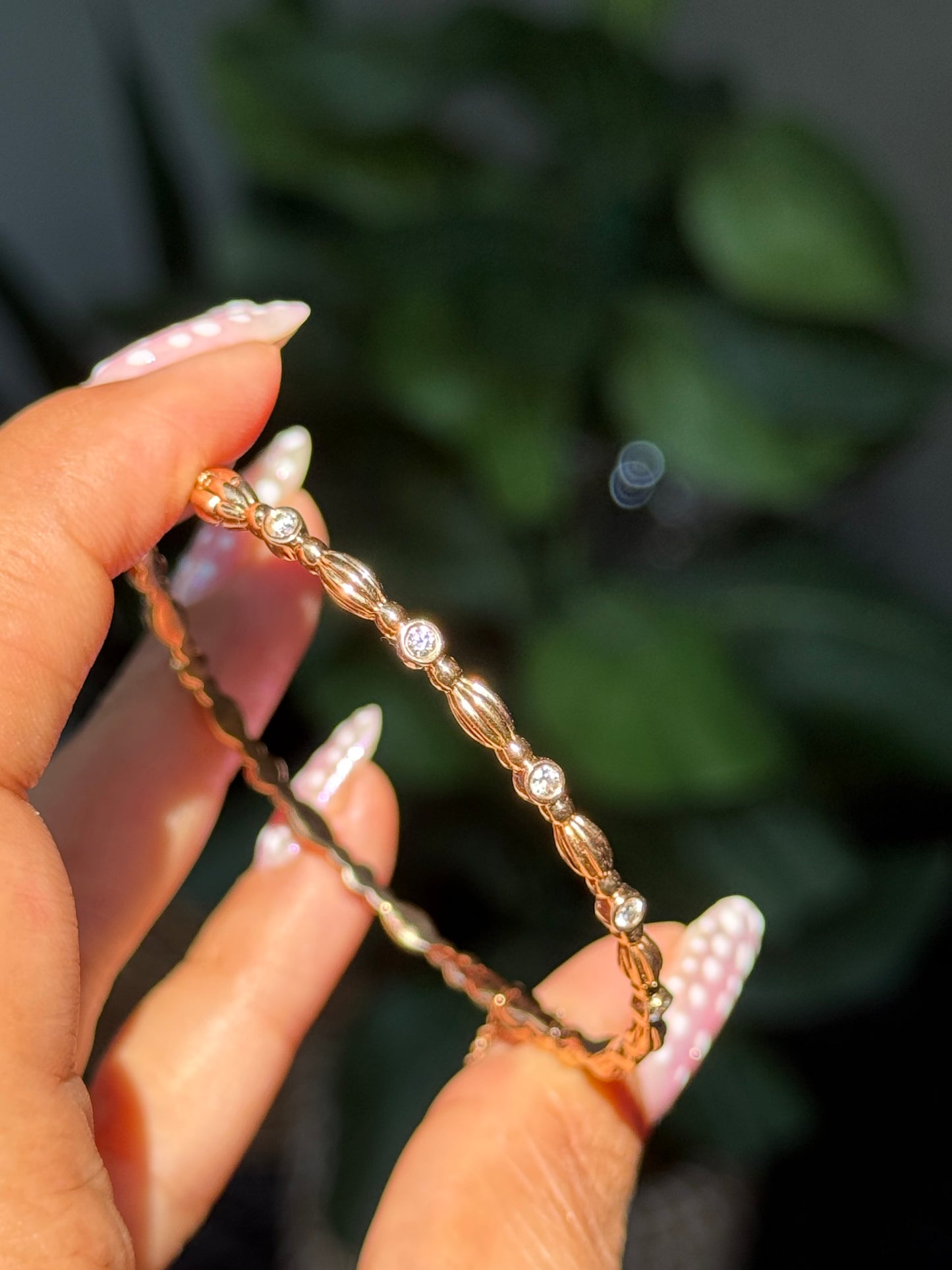 18k Rose Gold Scalloped Diamond hinged bangle ✨
