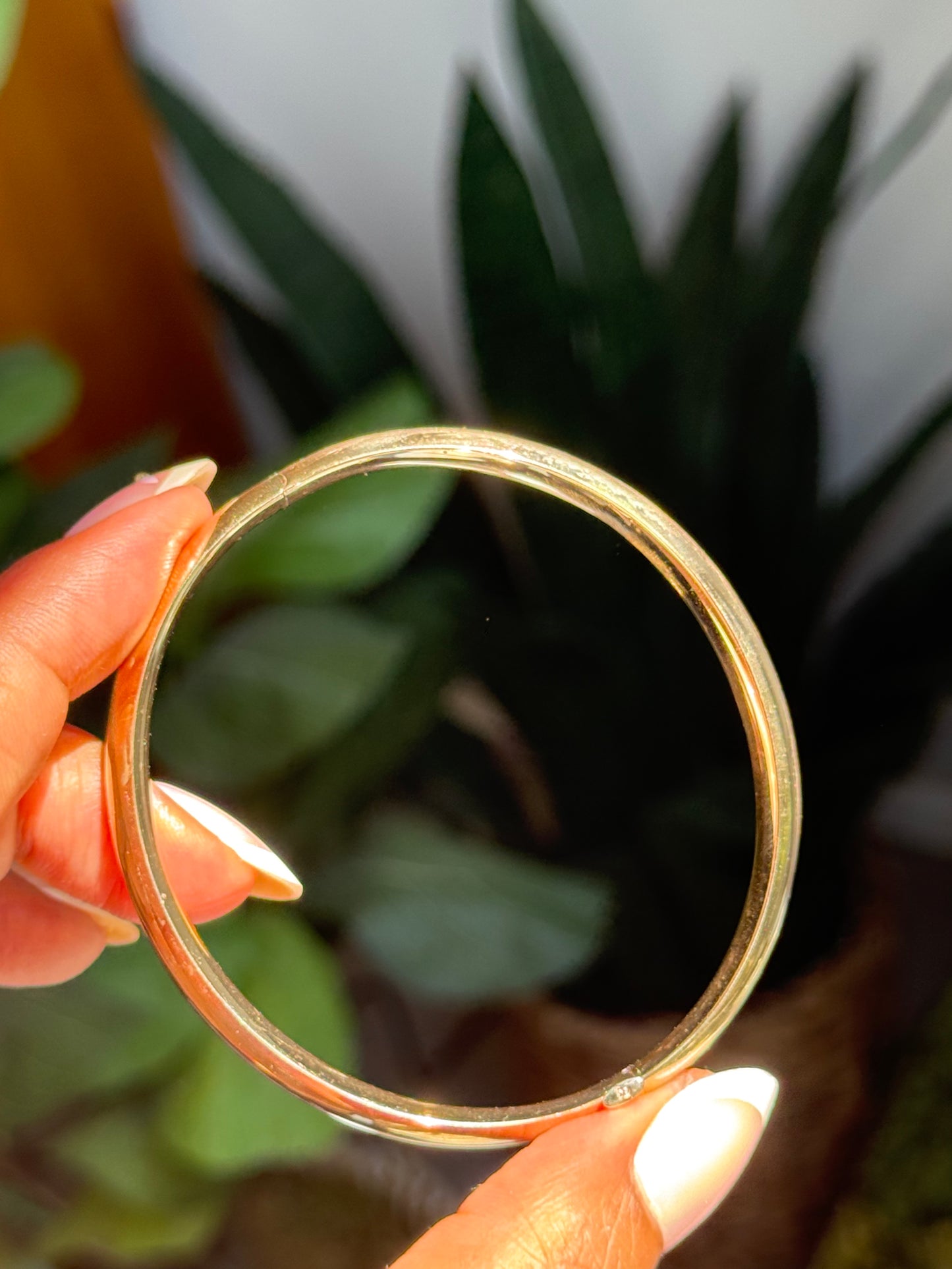 Glowy 14k Wide Hinged bangle