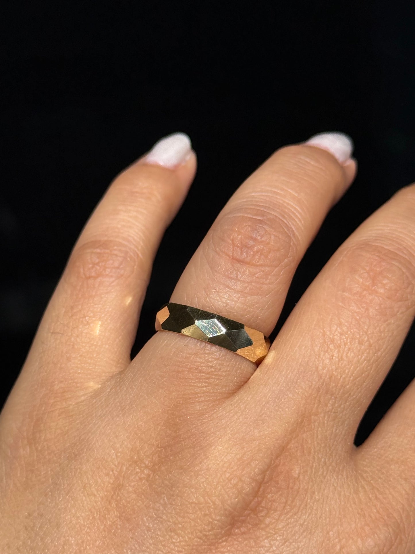 18k Geometric faceted eternity band