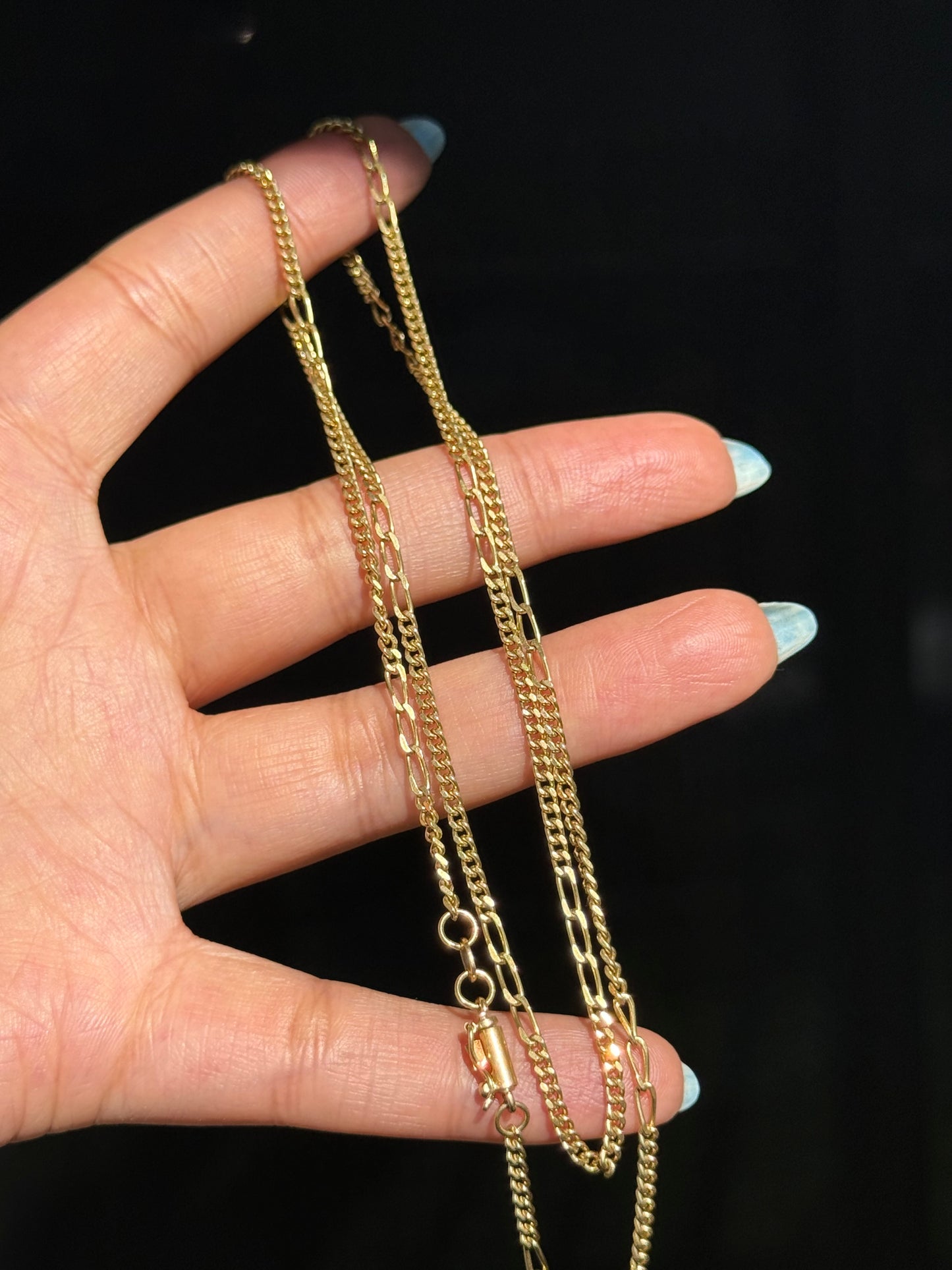 vintage 18k curb x Figaro chain