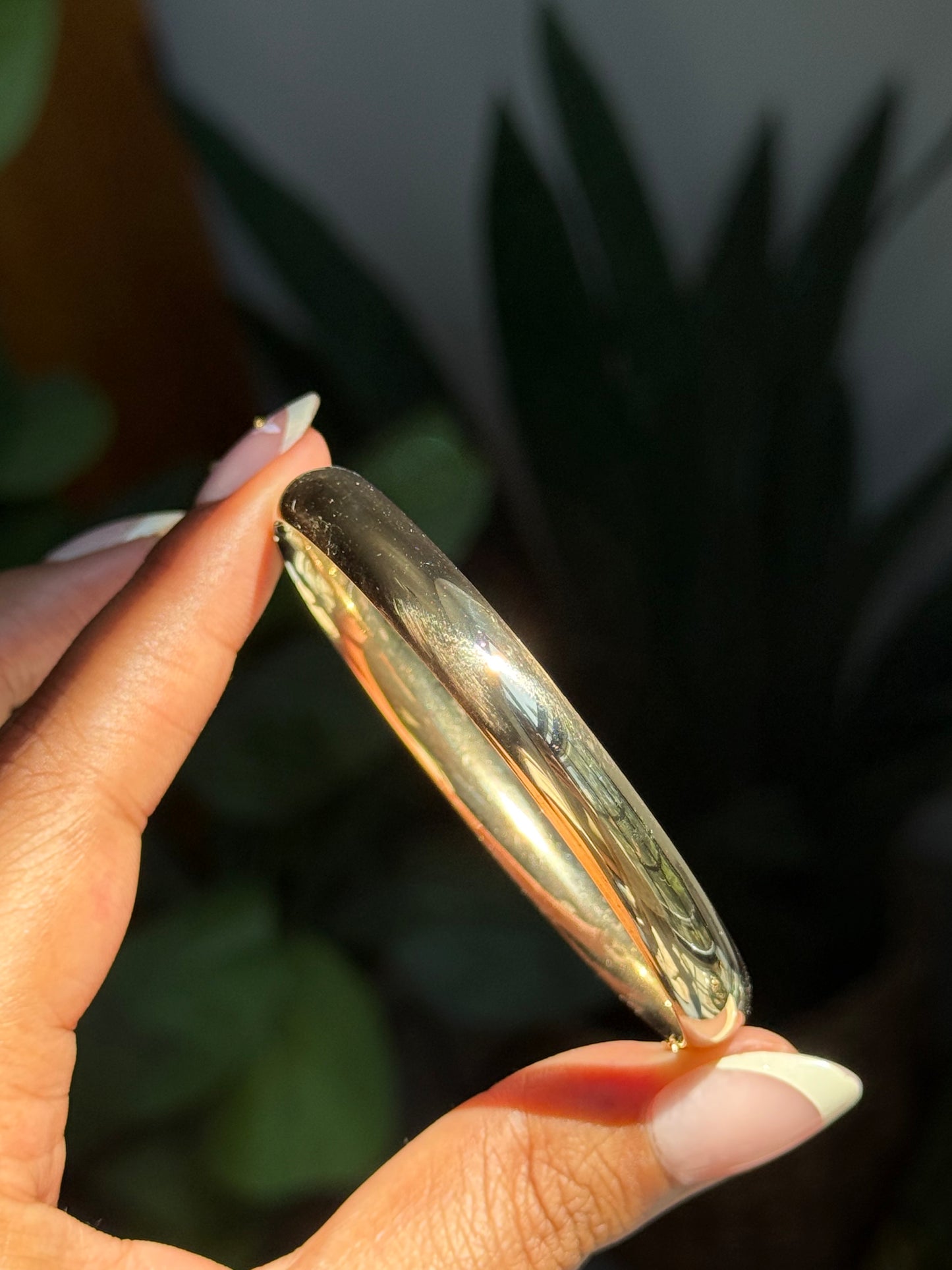 Glowy 14k Wide Hinged bangle