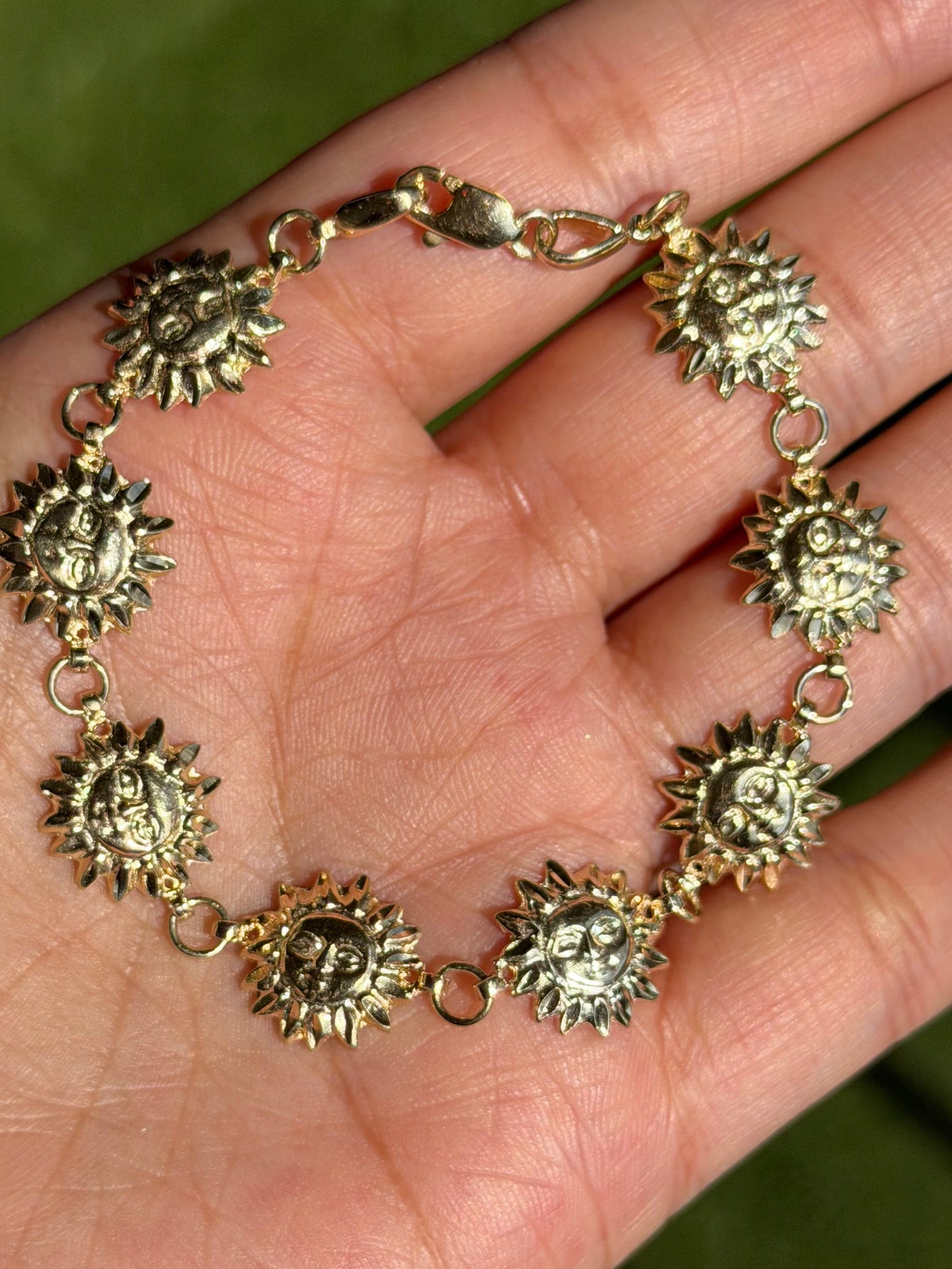 14k Sun face bracelet ✨