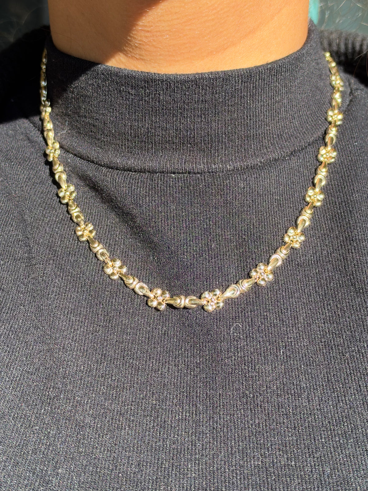 Vintage 14k Italian flower motif necklace 🌸