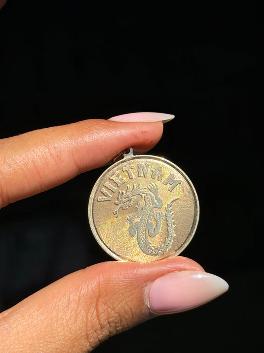 Vintage 14k 60ś Vietnam Charm